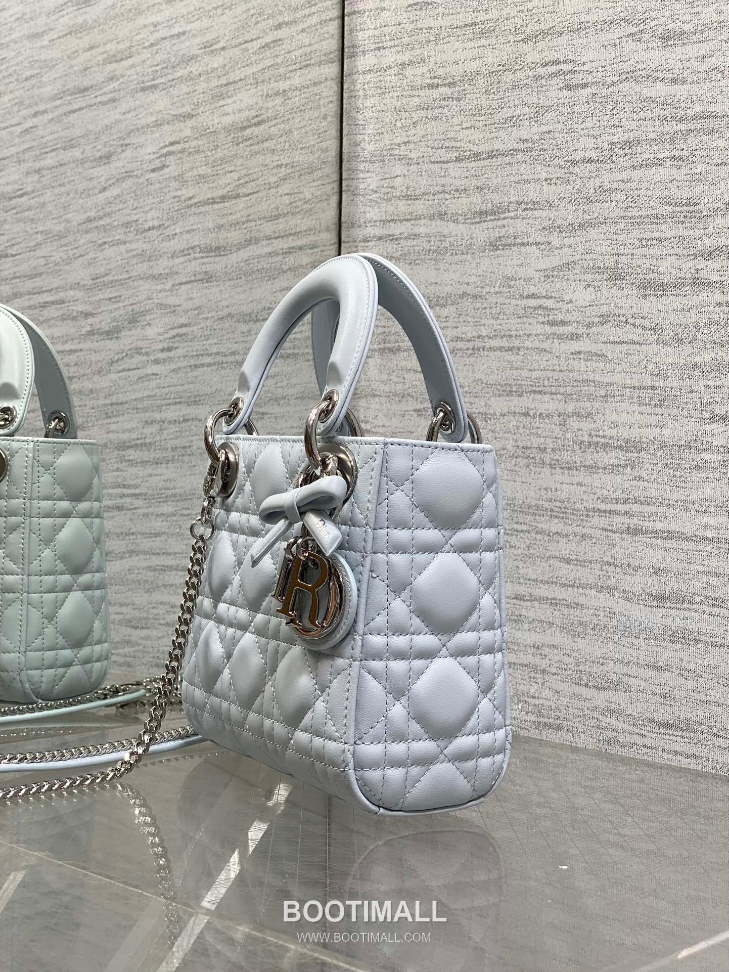 Dior Classic Lady Lambskin Quilted Top Handle Bag with Bow Charm Letter Strap 디올 클래식 레이디 램스킨 퀼팅 보우 참 레터 스트랩 탑핸들백 블랙 17cm 6