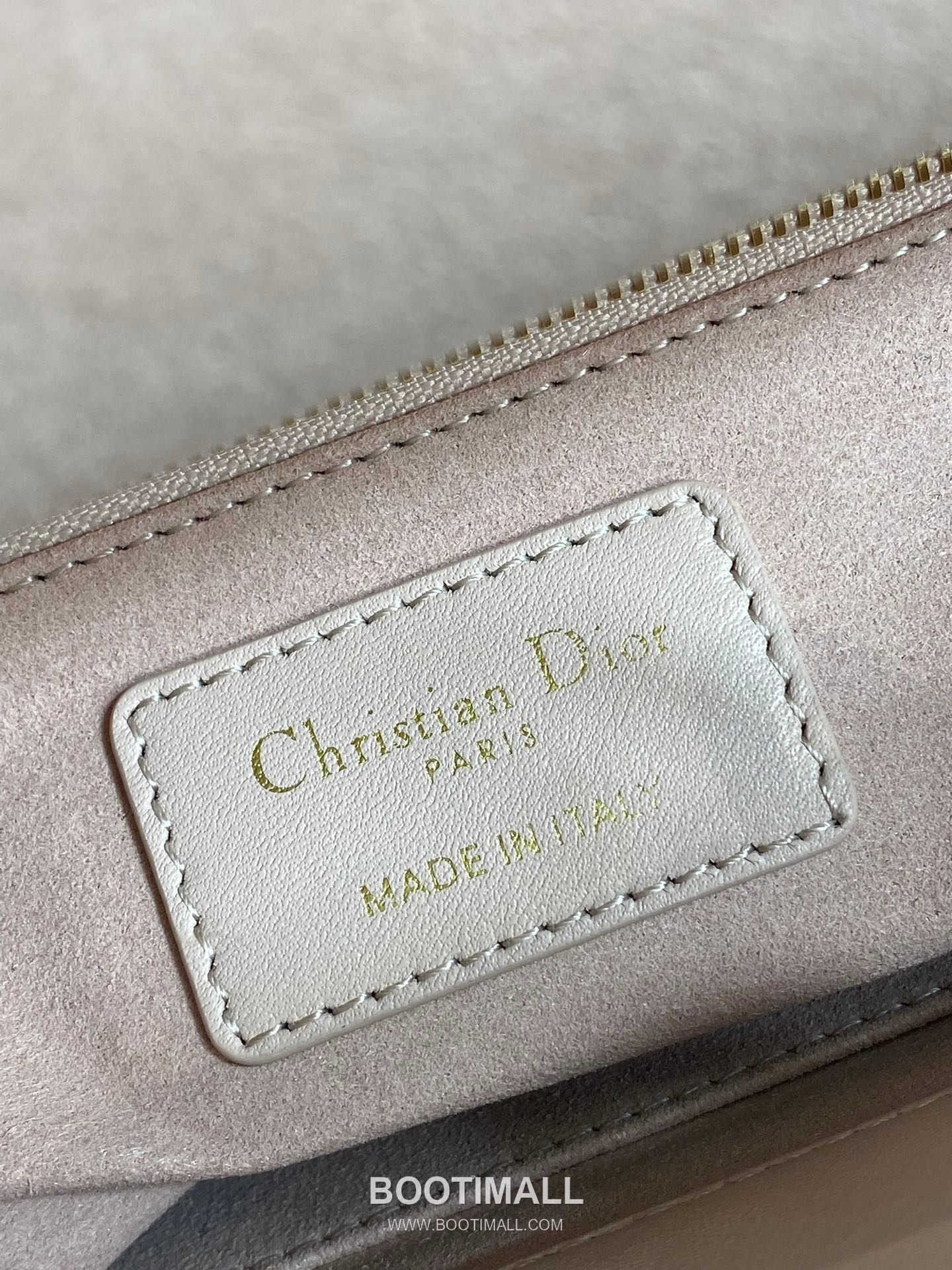 Dior Lady Dior Lambskin Quilted Top Handle Bag with Bow Charm Letter Strap 디올 레이디디올 램스킨 퀼팅 보우 참 레터 스트랩 탑핸들백 블랙 20cm 9