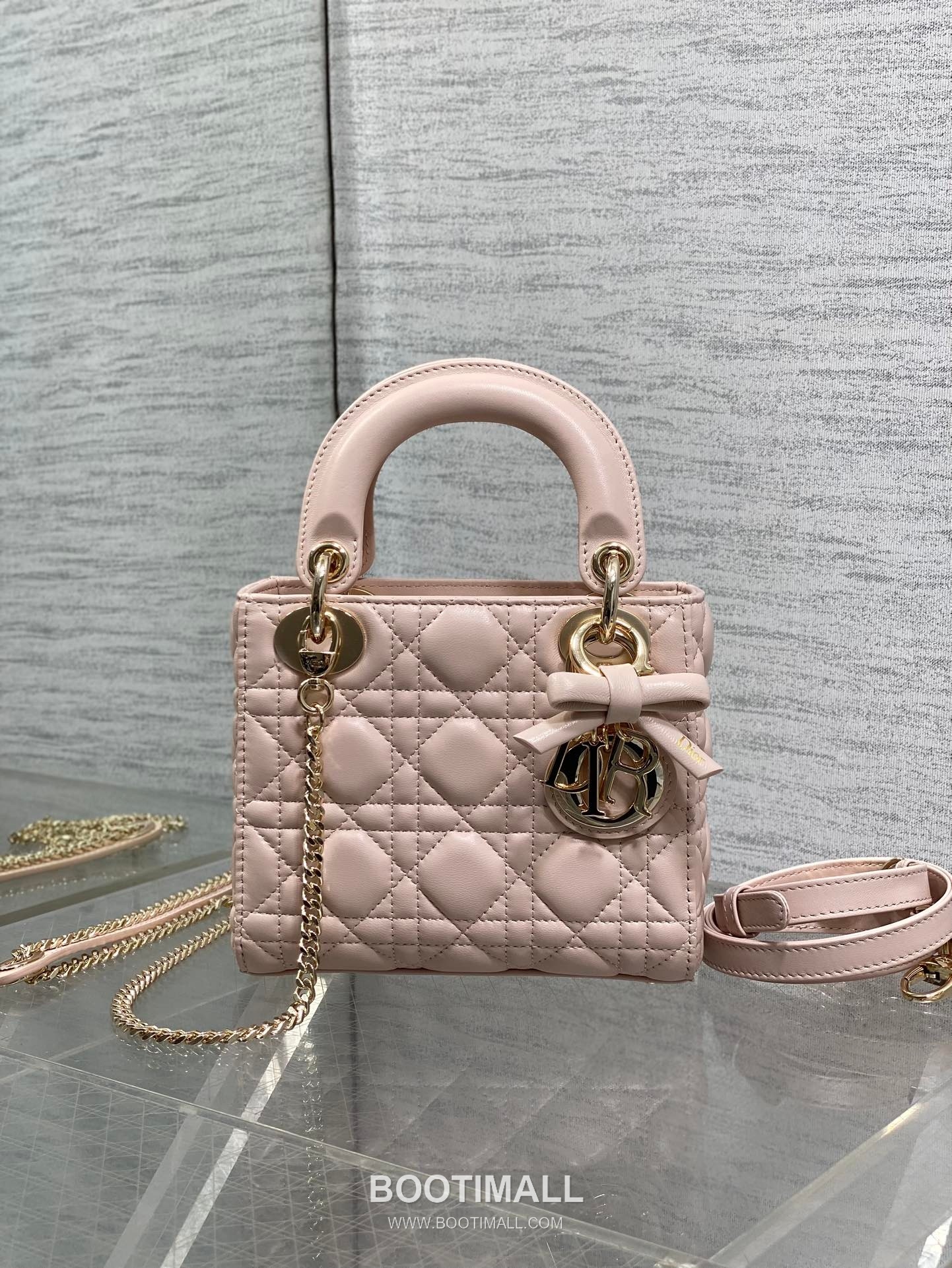 Dior Classic Lady Lambskin Quilted Top Handle Bag with Bow Charm Letter Strap 디올 클래식 레이디 램스킨 퀼팅 보우 참 레터 스트랩 탑핸들백 블랙 17cm 2