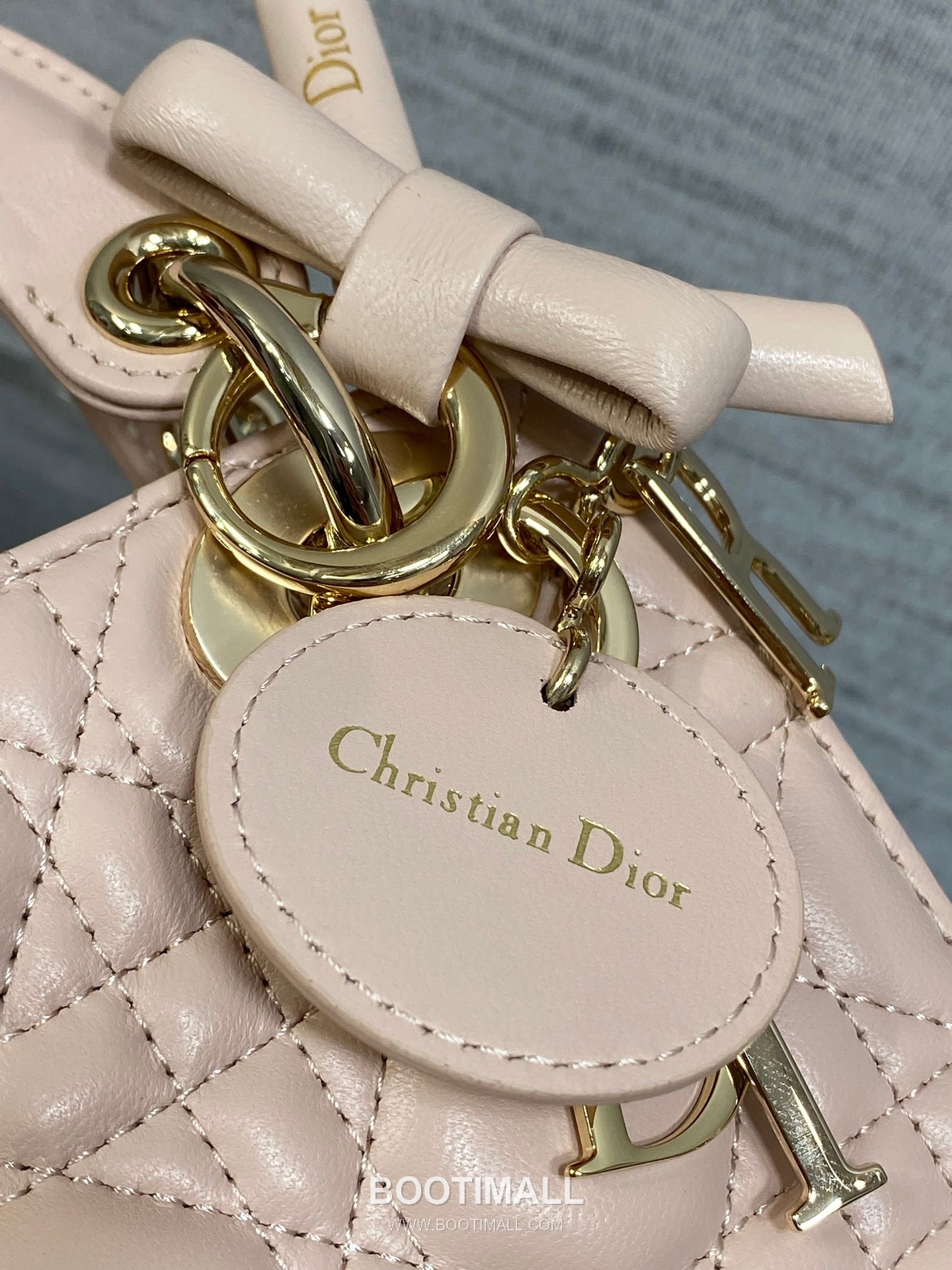 Dior Classic Lady Lambskin Quilted Top Handle Bag with Bow Charm Letter Strap 디올 클래식 레이디 램스킨 퀼팅 보우 참 레터 스트랩 탑핸들백 블랙 17cm 5