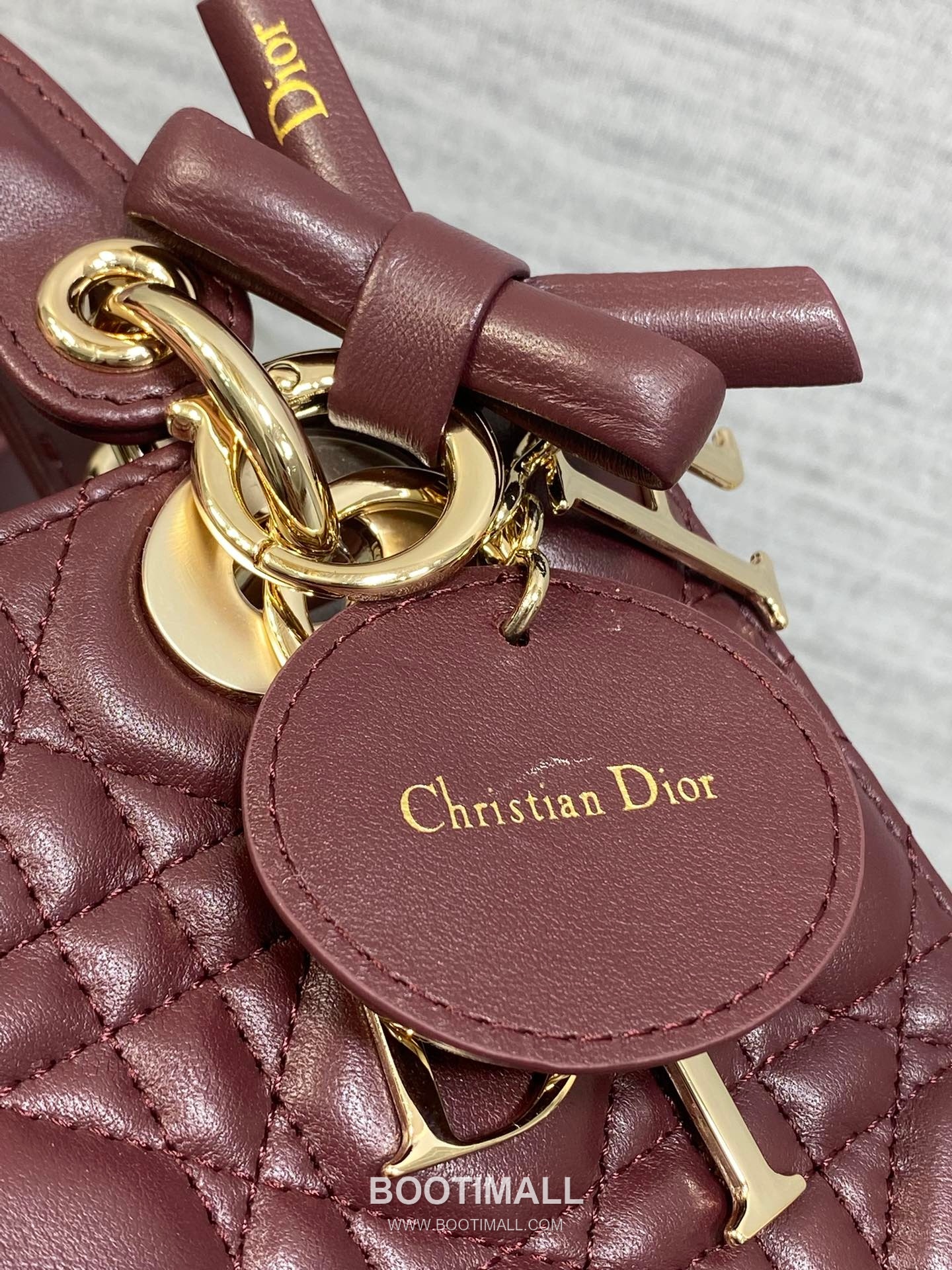 Dior Lady Dior Lambskin Quilted Top Handle Bag with Bow Charm Letter Strap 디올 레이디디올 램스킨 퀼팅 보우 참 레터 스트랩 탑핸들백 블랙 20cm 5
