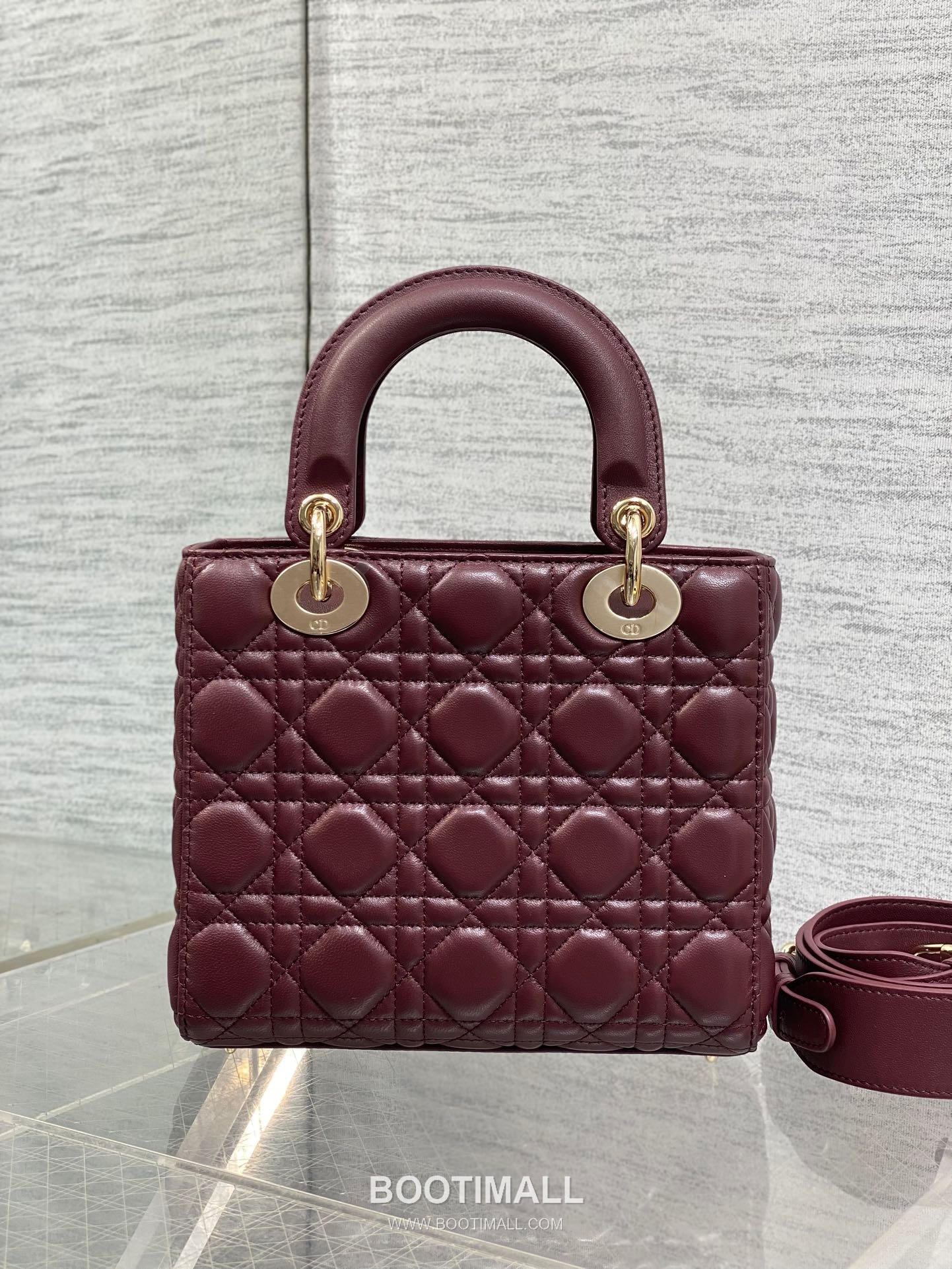 Dior Lady Dior Lambskin Quilted Top Handle Bag with Bow Charm Letter Strap 디올 레이디디올 램스킨 퀼팅 보우 참 레터 스트랩 탑핸들백 블랙 20cm 6