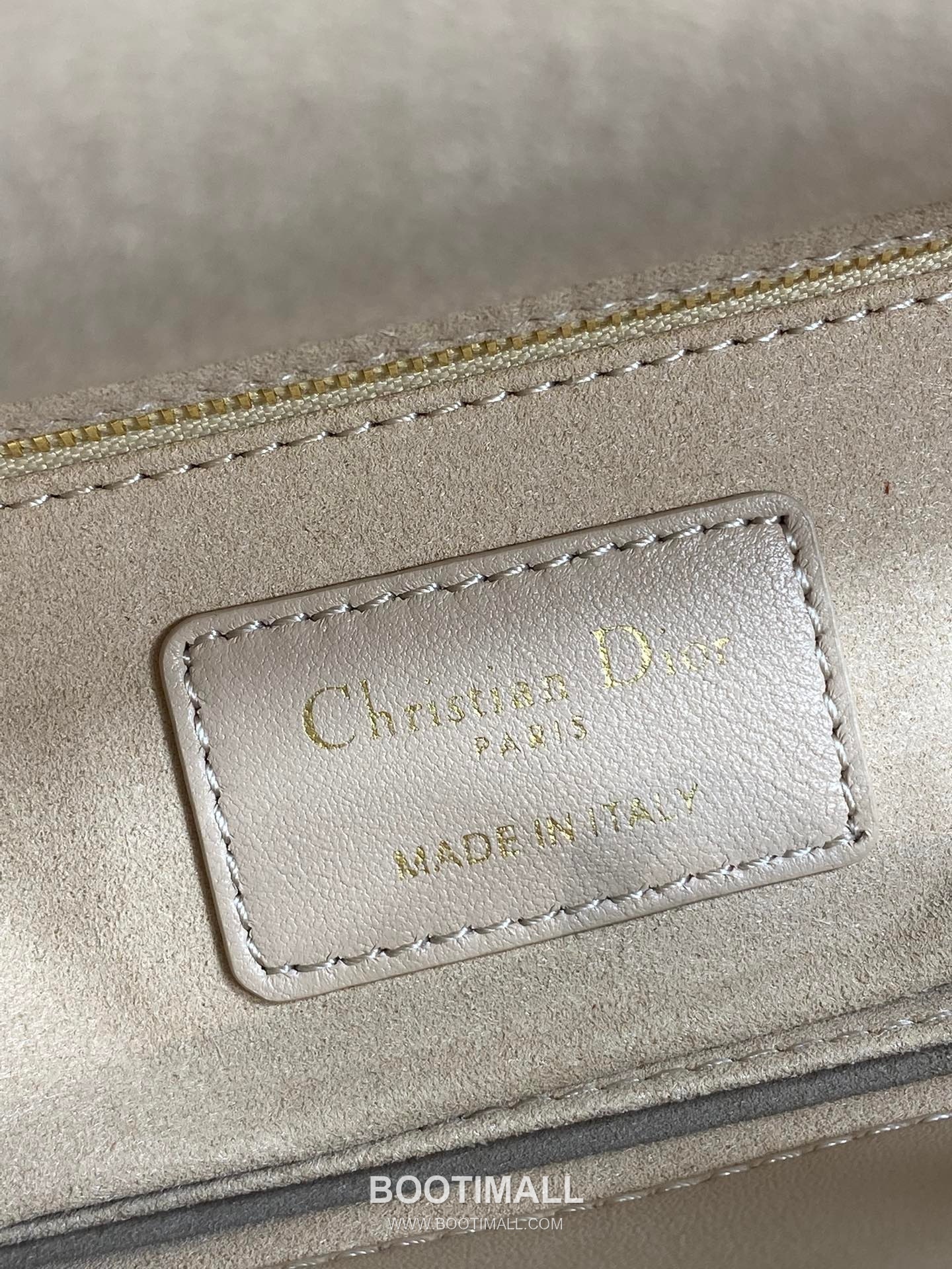Dior Lady Dior Lambskin Quilted Top Handle Bag with Bow Charm Letter Strap 디올 레이디디올 램스킨 퀼팅 보우 참 레터 스트랩 탑핸들백 블랙 20cm 10
