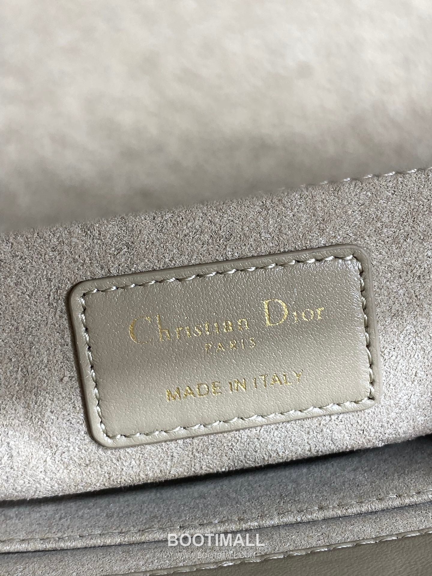 Dior Lady Dior Lambskin Quilted Top Handle Bag with Bow Charm Letter Strap 디올 레이디디올 램스킨 퀼팅 보우 참 레터 스트랩 탑핸들백 블랙 20cm 10