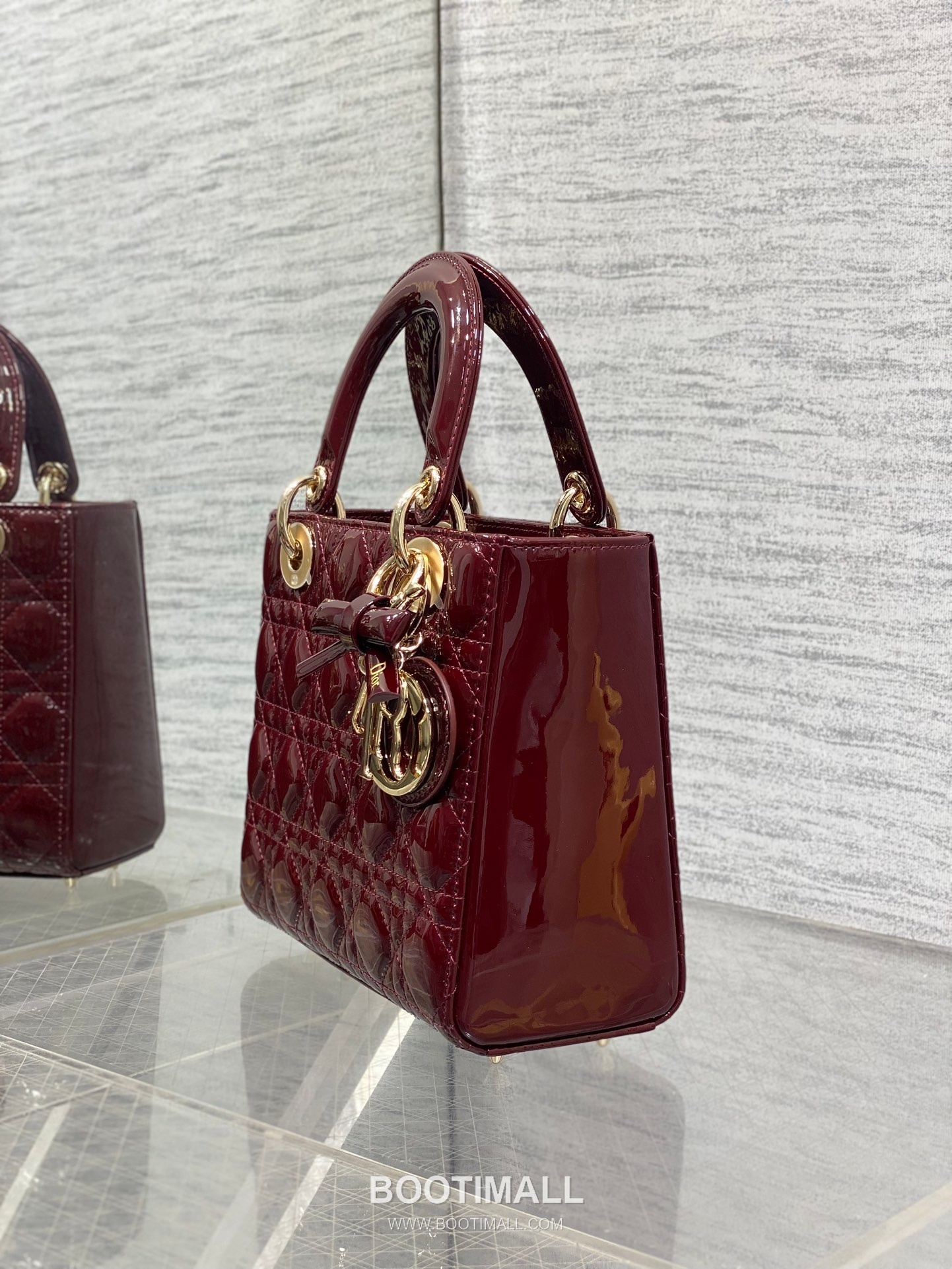 Dior Lady Dior Patent Calfskin Quilted Top Handle Bag with Bow Charm Letter Strap 디올 레이디디올 페이턴트 카프스킨 퀼팅 보우 참 레터 스트랩 탑핸들백 블랙 20cm 7