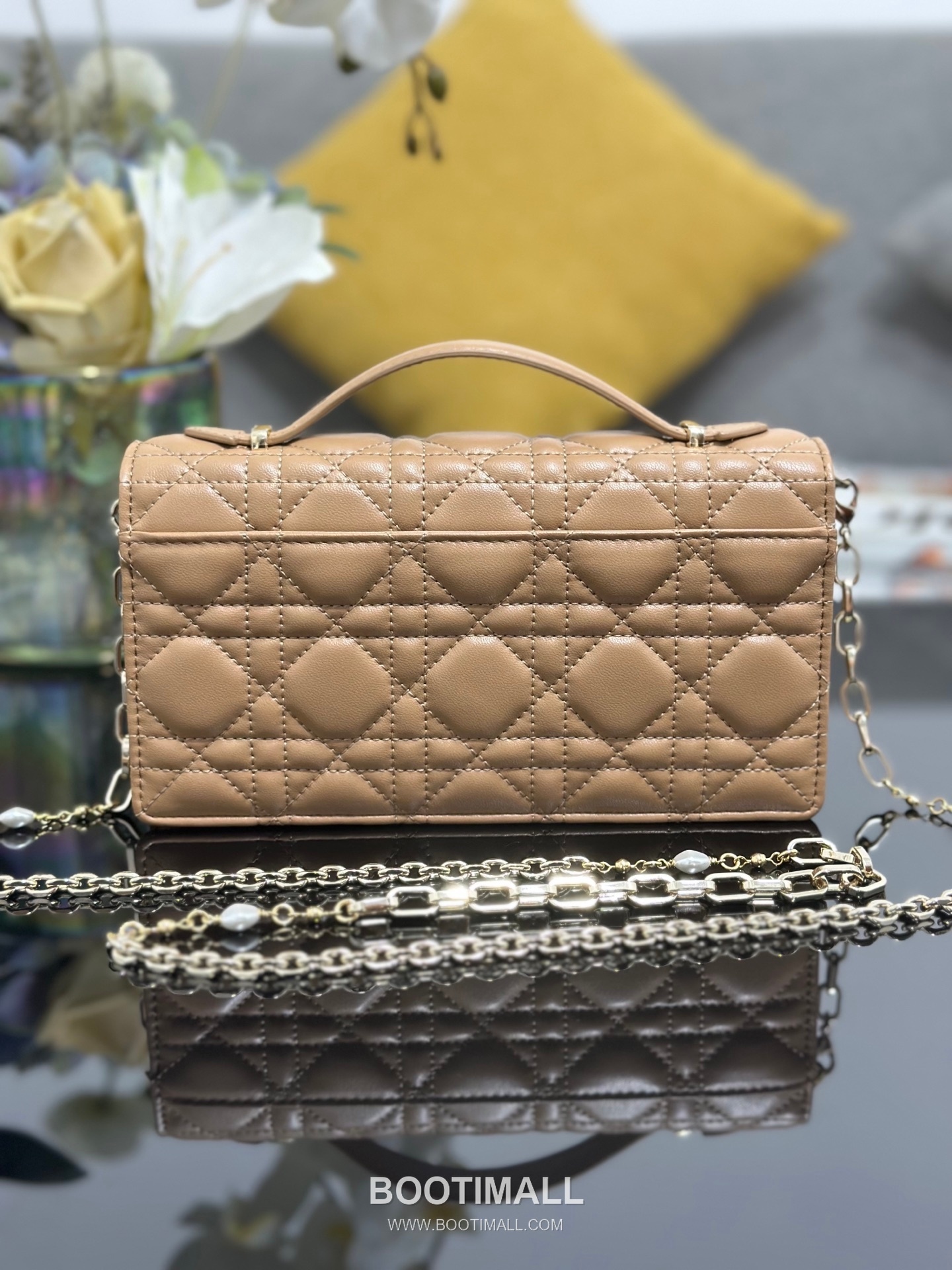 Dior Miss Dior Lambskin Chain Flap Shoulder Bag with Top Handle Charm 디올 미스디올 램스킨 체인 플랩 탑핸들 참 숄더백 블랙 M0997 21cm 2