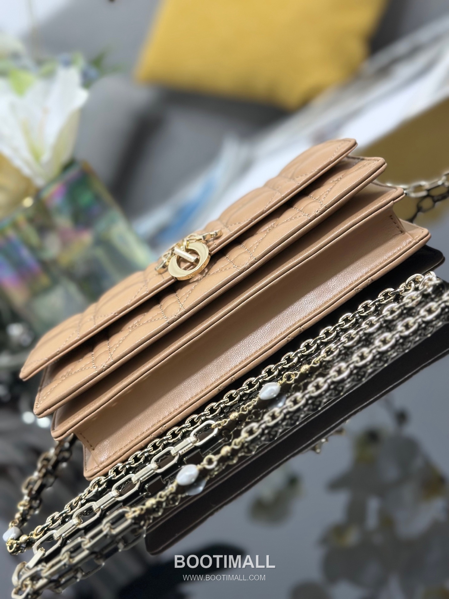 Dior Miss Dior Lambskin Chain Flap Shoulder Bag with Top Handle Charm 디올 미스디올 램스킨 체인 플랩 탑핸들 참 숄더백 블랙 M0997 21cm 4