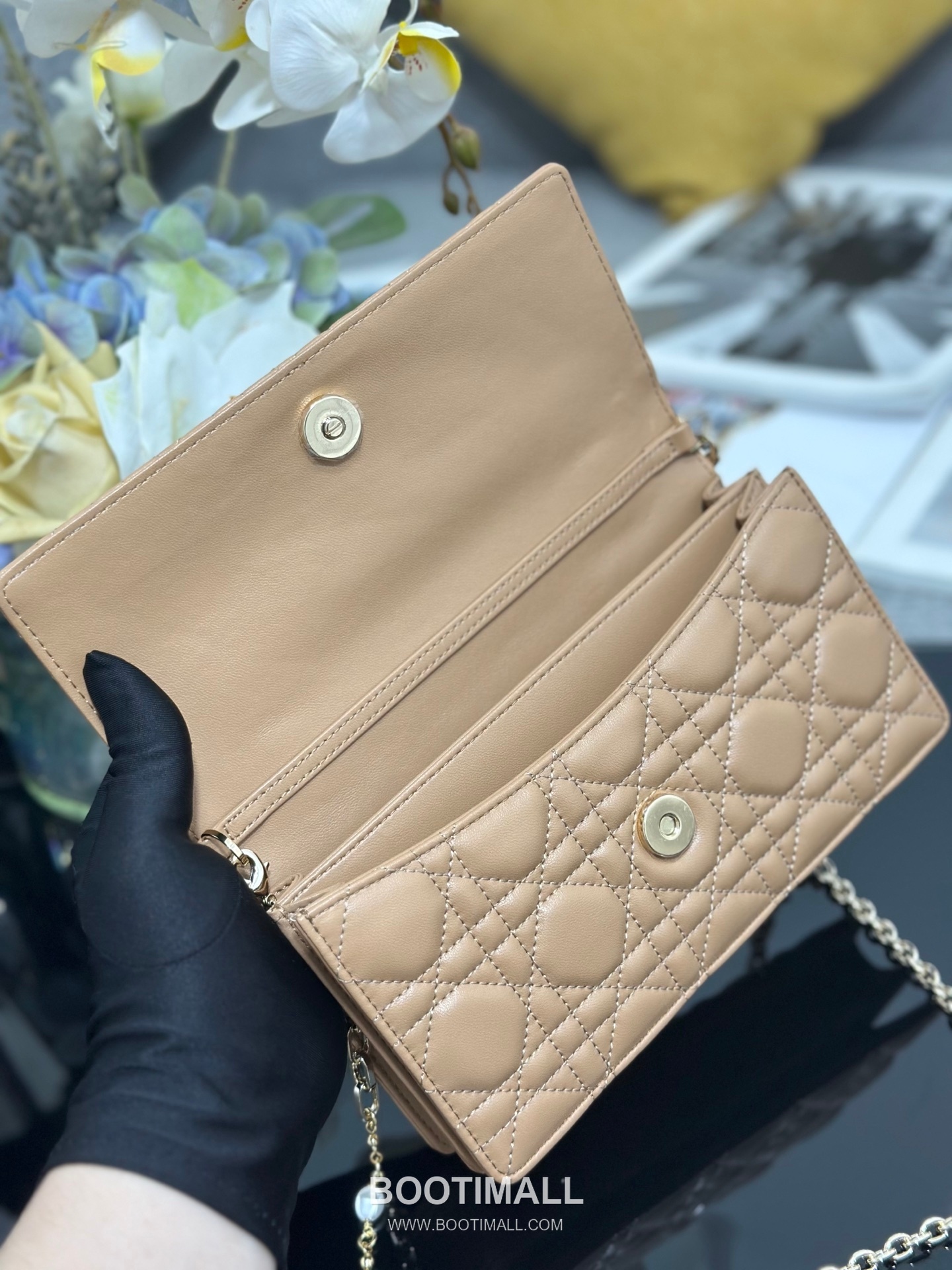 Dior Miss Dior Lambskin Chain Flap Shoulder Bag with Top Handle Charm 디올 미스디올 램스킨 체인 플랩 탑핸들 참 숄더백 블랙 M0997 21cm 7