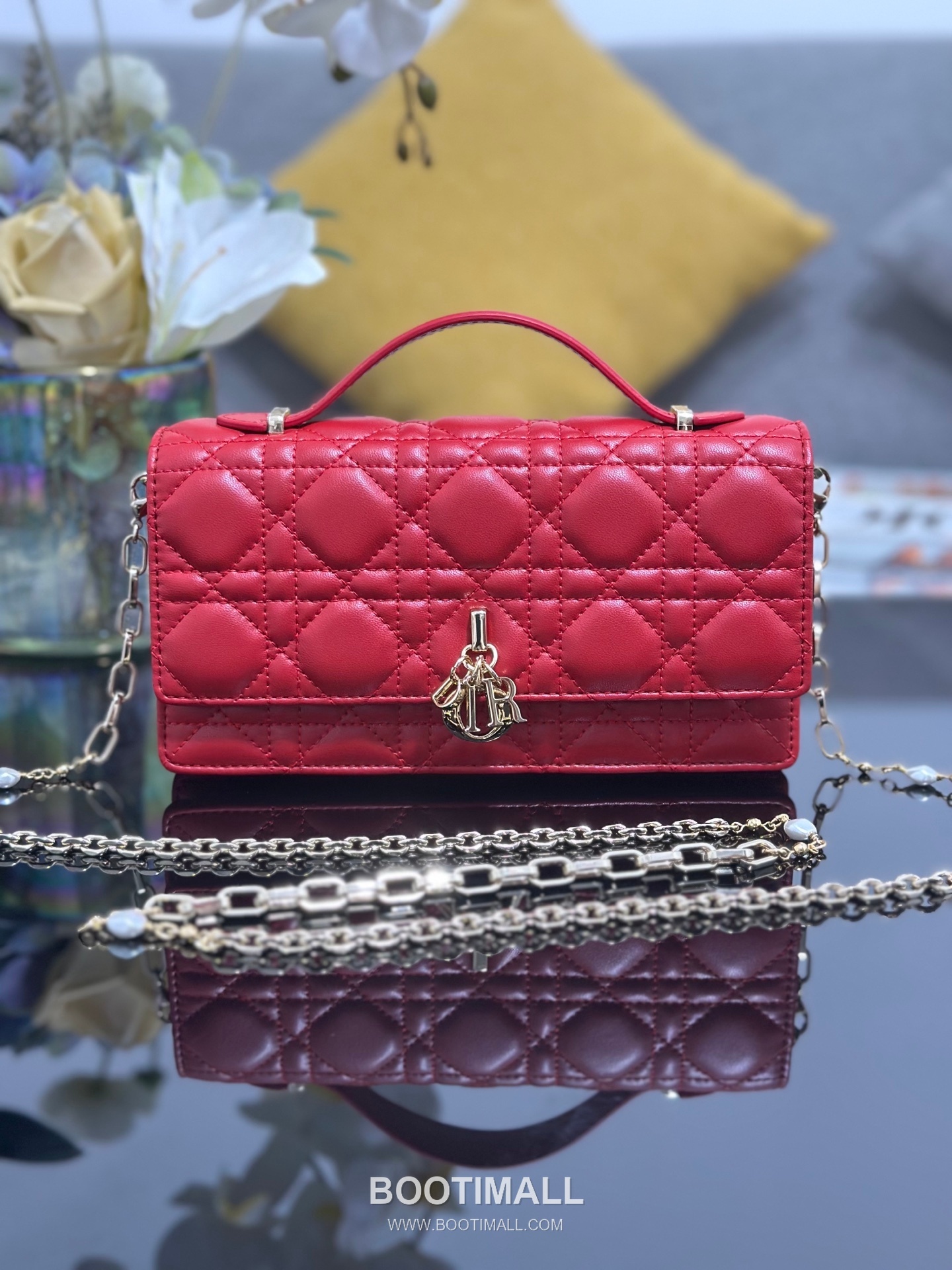 Dior Miss Dior Lambskin Chain Flap Shoulder Bag with Top Handle Charm 디올 미스디올 램스킨 체인 플랩 탑핸들 참 숄더백 블랙 M0997 21cm 1