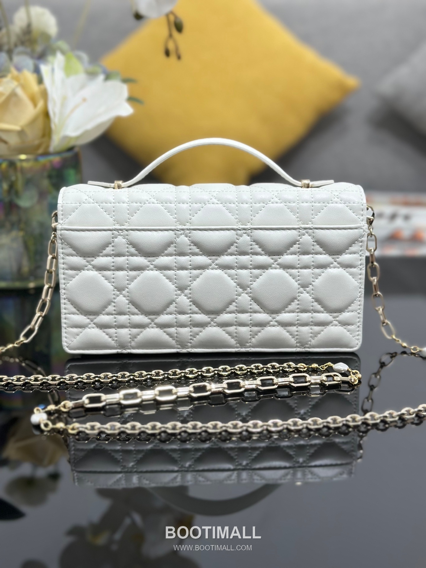 Dior Miss Dior Lambskin Chain Flap Shoulder Bag with Top Handle Charm 디올 미스디올 램스킨 체인 플랩 탑핸들 참 숄더백 블랙 M0997 21cm 2