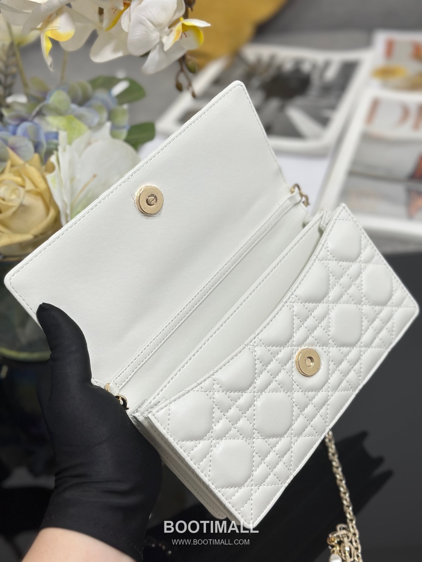 Dior Miss Dior Lambskin Chain Flap Shoulder Bag with Top Handle Charm 디올 미스디올 램스킨 체인 플랩 탑핸들 참 숄더백 블랙 M0997 21cm 7