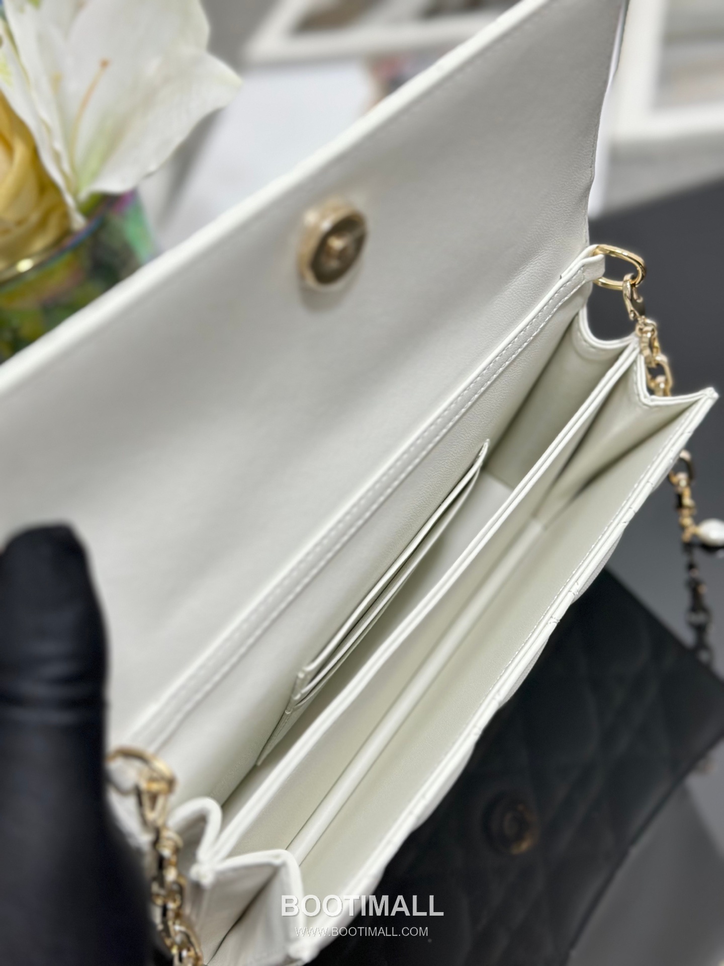 Dior Miss Dior Lambskin Chain Flap Shoulder Bag with Top Handle Charm 디올 미스디올 램스킨 체인 플랩 탑핸들 참 숄더백 블랙 M0997 21cm 8