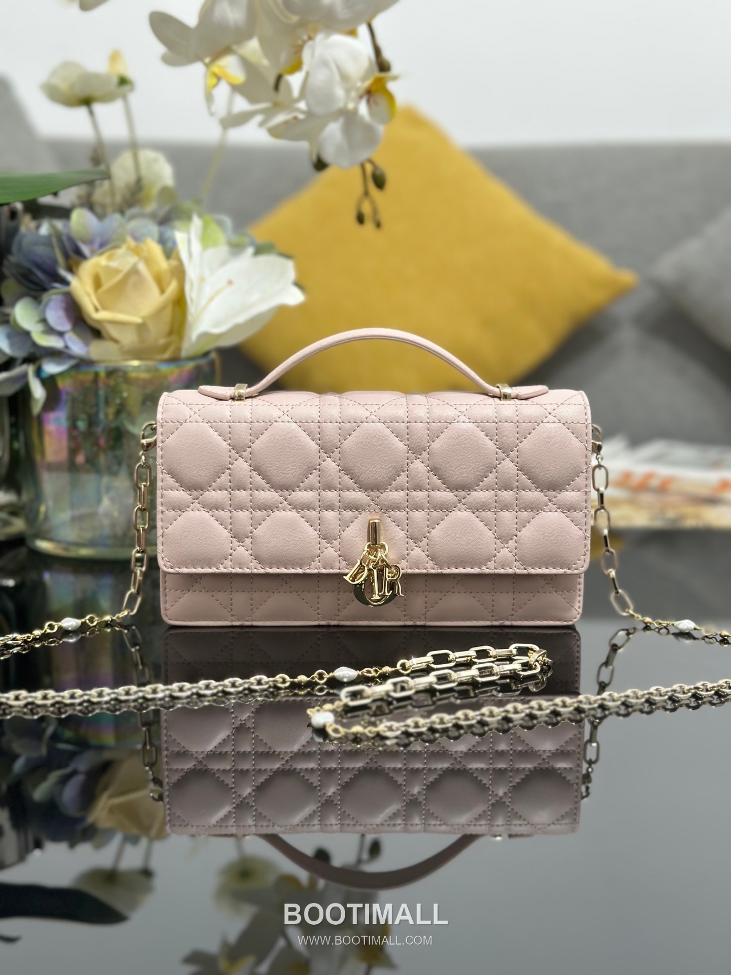 Dior Miss Dior Lambskin Chain Flap Shoulder Bag with Top Handle Charm 디올 미스디올 램스킨 체인 플랩 탑핸들 참 숄더백 블랙 M0997 21cm 1