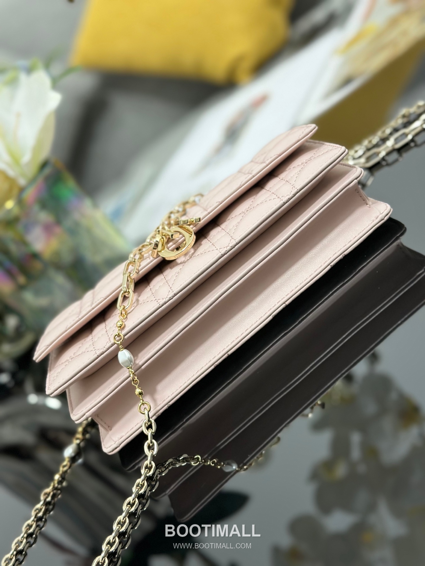 Dior Miss Dior Lambskin Chain Flap Shoulder Bag with Top Handle Charm 디올 미스디올 램스킨 체인 플랩 탑핸들 참 숄더백 블랙 M0997 21cm 4