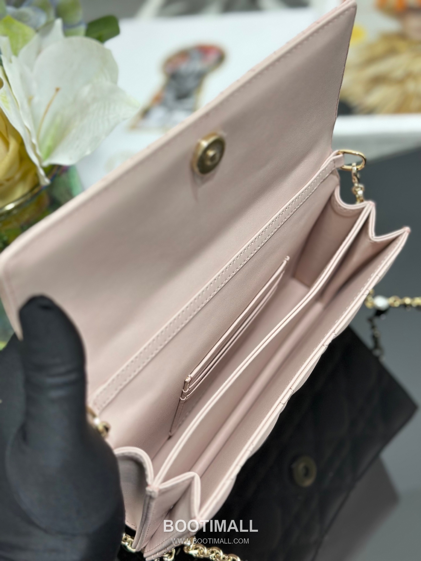 Dior Miss Dior Lambskin Chain Flap Shoulder Bag with Top Handle Charm 디올 미스디올 램스킨 체인 플랩 탑핸들 참 숄더백 블랙 M0997 21cm 8