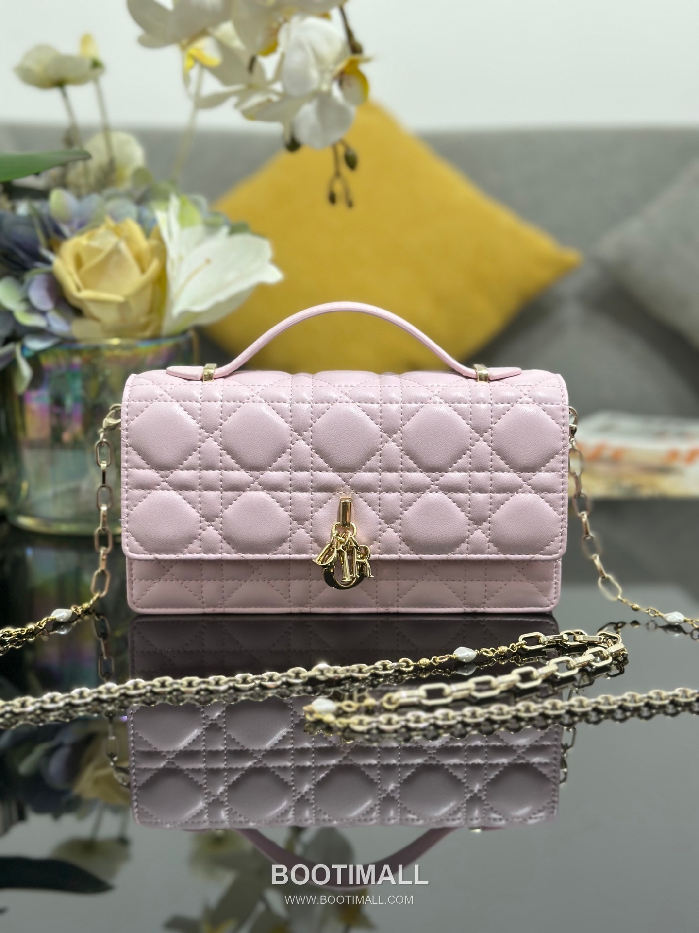 Dior Miss Dior Lambskin Chain Flap Shoulder Bag with Top Handle Charm 디올 미스디올 램스킨 체인 플랩 탑핸들 참 숄더백 블랙 M0997 21cm 1