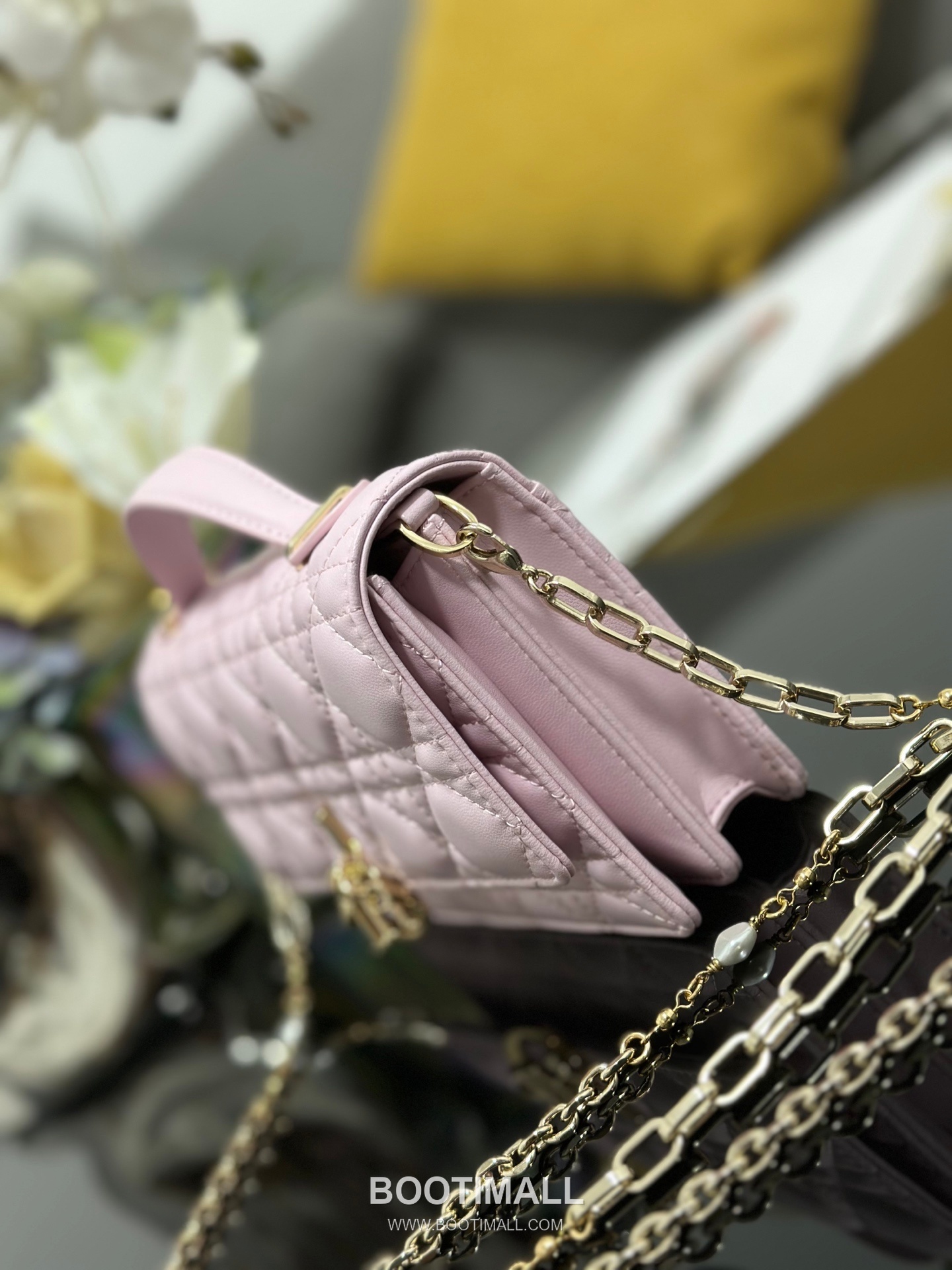 Dior Miss Dior Lambskin Chain Flap Shoulder Bag with Top Handle Charm 디올 미스디올 램스킨 체인 플랩 탑핸들 참 숄더백 블랙 M0997 21cm 3