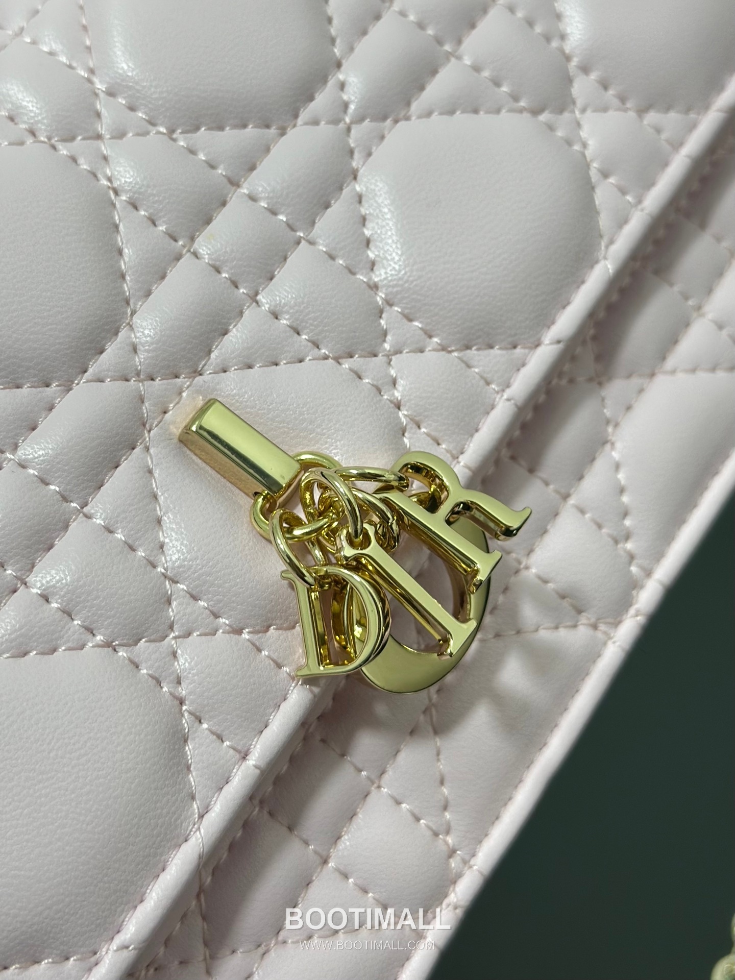 Dior Miss Dior Lambskin Chain Flap Shoulder Bag with Top Handle Charm 디올 미스디올 램스킨 체인 플랩 탑핸들 참 숄더백 블랙 M0997 21cm 6