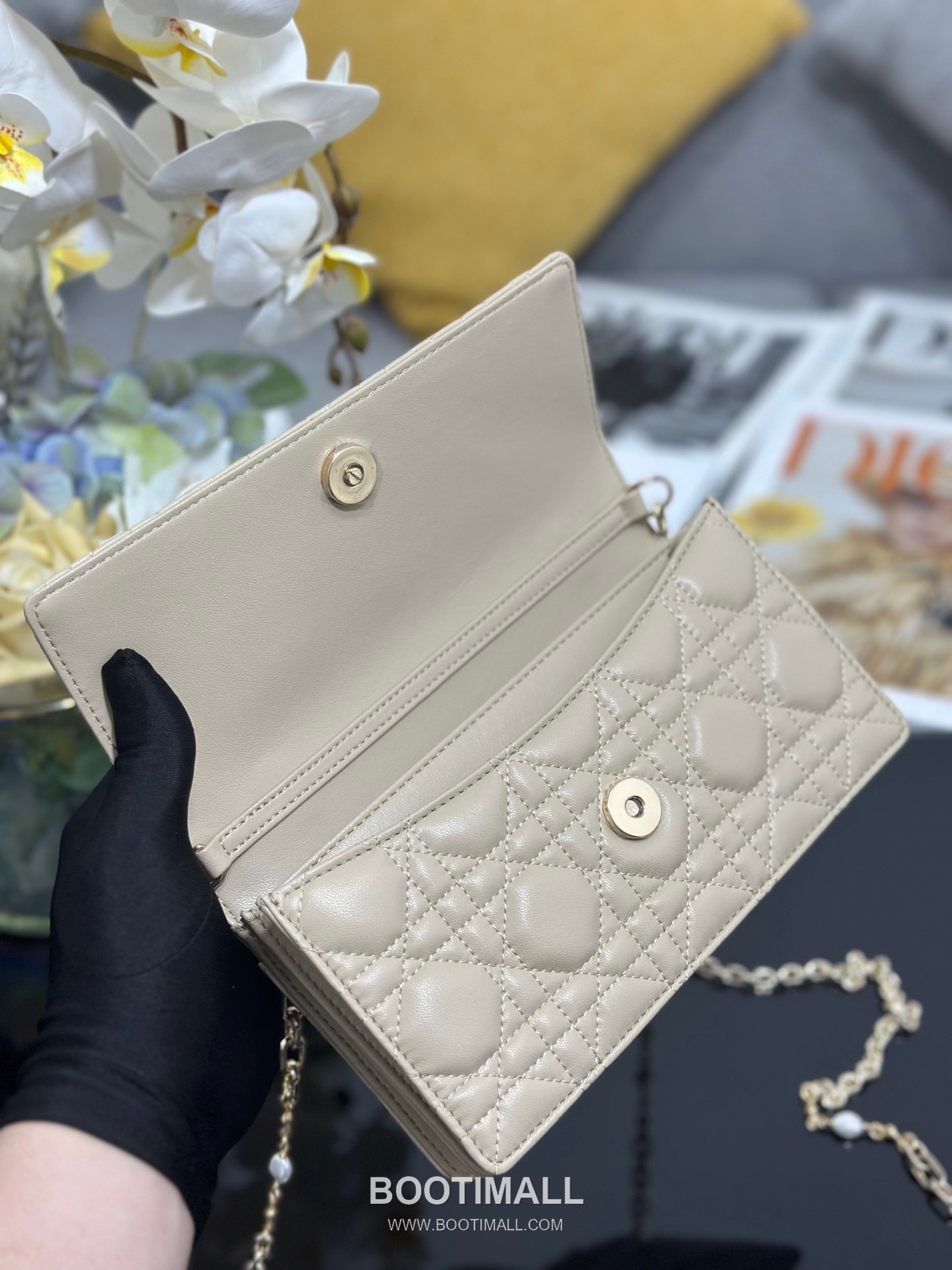 Dior Miss Dior Lambskin Chain Flap Shoulder Bag with Top Handle Charm 디올 미스디올 램스킨 체인 플랩 탑핸들 참 숄더백 블랙 M0997 21cm 7