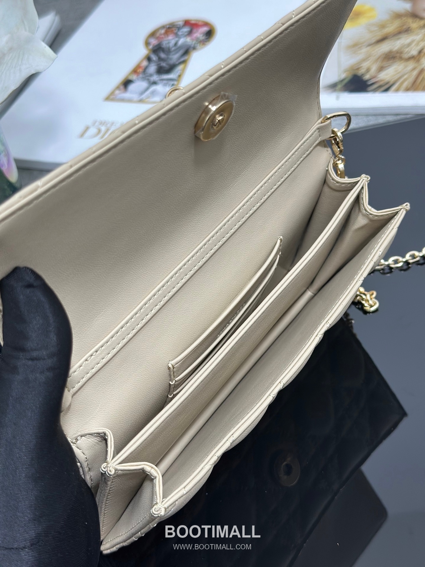 Dior Miss Dior Lambskin Chain Flap Shoulder Bag with Top Handle Charm 디올 미스디올 램스킨 체인 플랩 탑핸들 참 숄더백 블랙 M0997 21cm 8