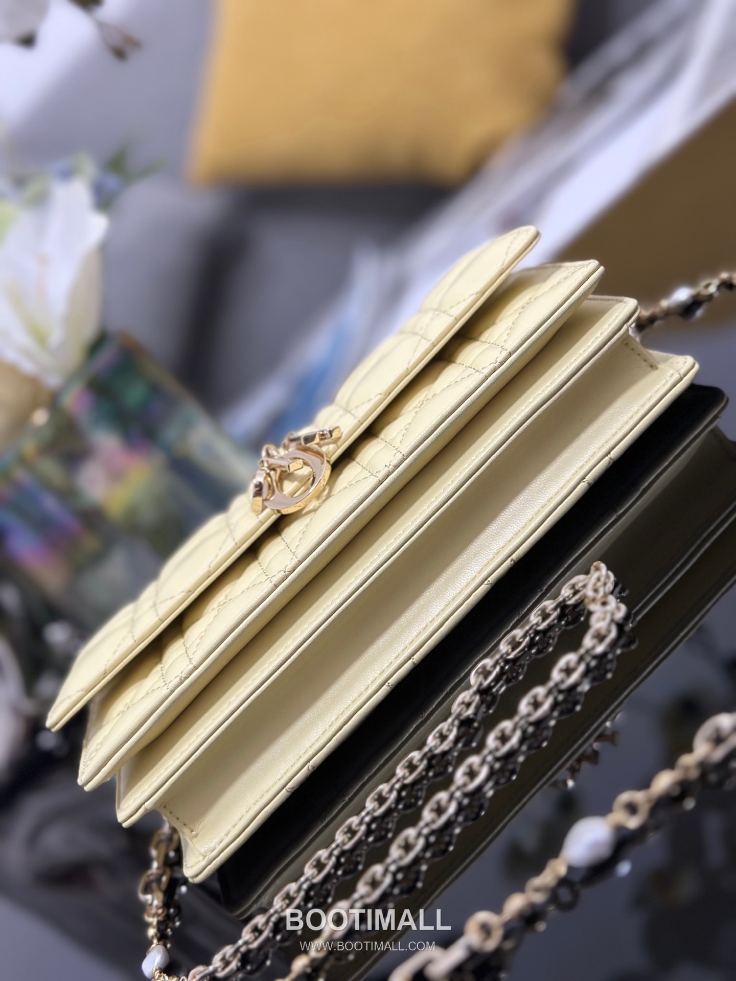 Dior Miss Dior Lambskin Chain Flap Shoulder Bag with Top Handle Charm 디올 미스디올 램스킨 체인 플랩 탑핸들 참 숄더백 블랙 M0997 21cm 4