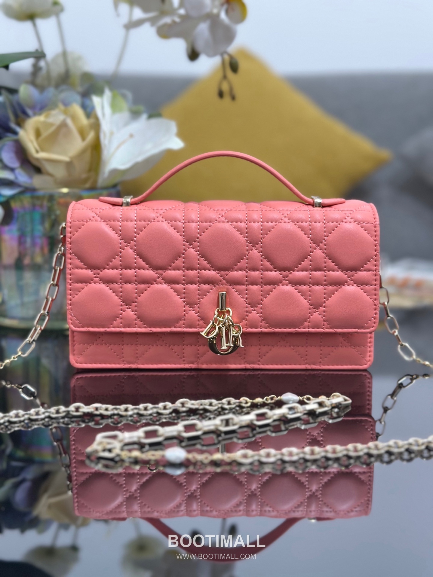 Dior Miss Dior Lambskin Chain Flap Shoulder Bag with Top Handle Charm 디올 미스디올 램스킨 체인 플랩 탑핸들 참 숄더백 블랙 M0997 21cm 1