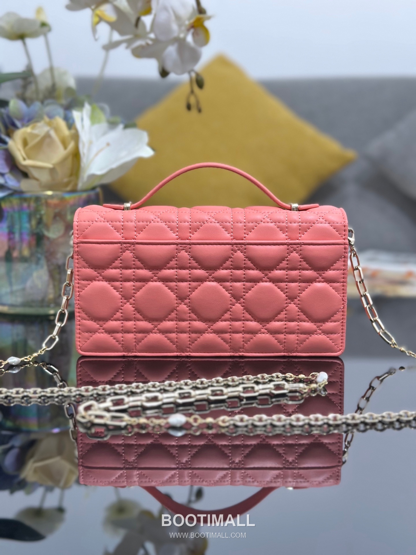 Dior Miss Dior Lambskin Chain Flap Shoulder Bag with Top Handle Charm 디올 미스디올 램스킨 체인 플랩 탑핸들 참 숄더백 블랙 M0997 21cm 2