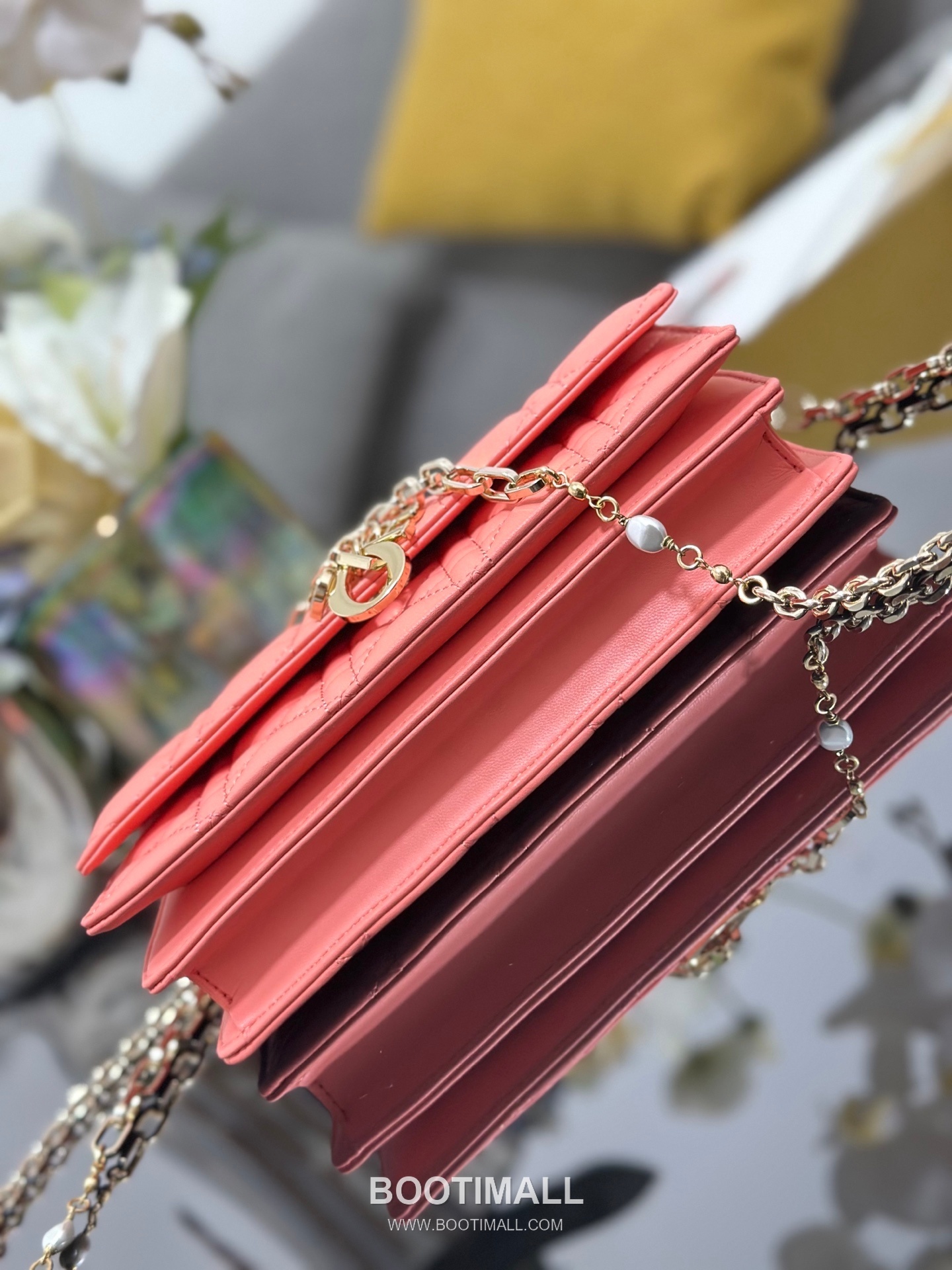 Dior Miss Dior Lambskin Chain Flap Shoulder Bag with Top Handle Charm 디올 미스디올 램스킨 체인 플랩 탑핸들 참 숄더백 블랙 M0997 21cm 4