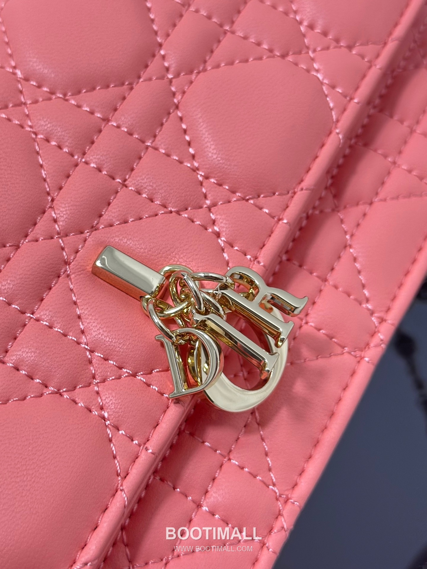 Dior Miss Dior Lambskin Chain Flap Shoulder Bag with Top Handle Charm 디올 미스디올 램스킨 체인 플랩 탑핸들 참 숄더백 블랙 M0997 21cm 6