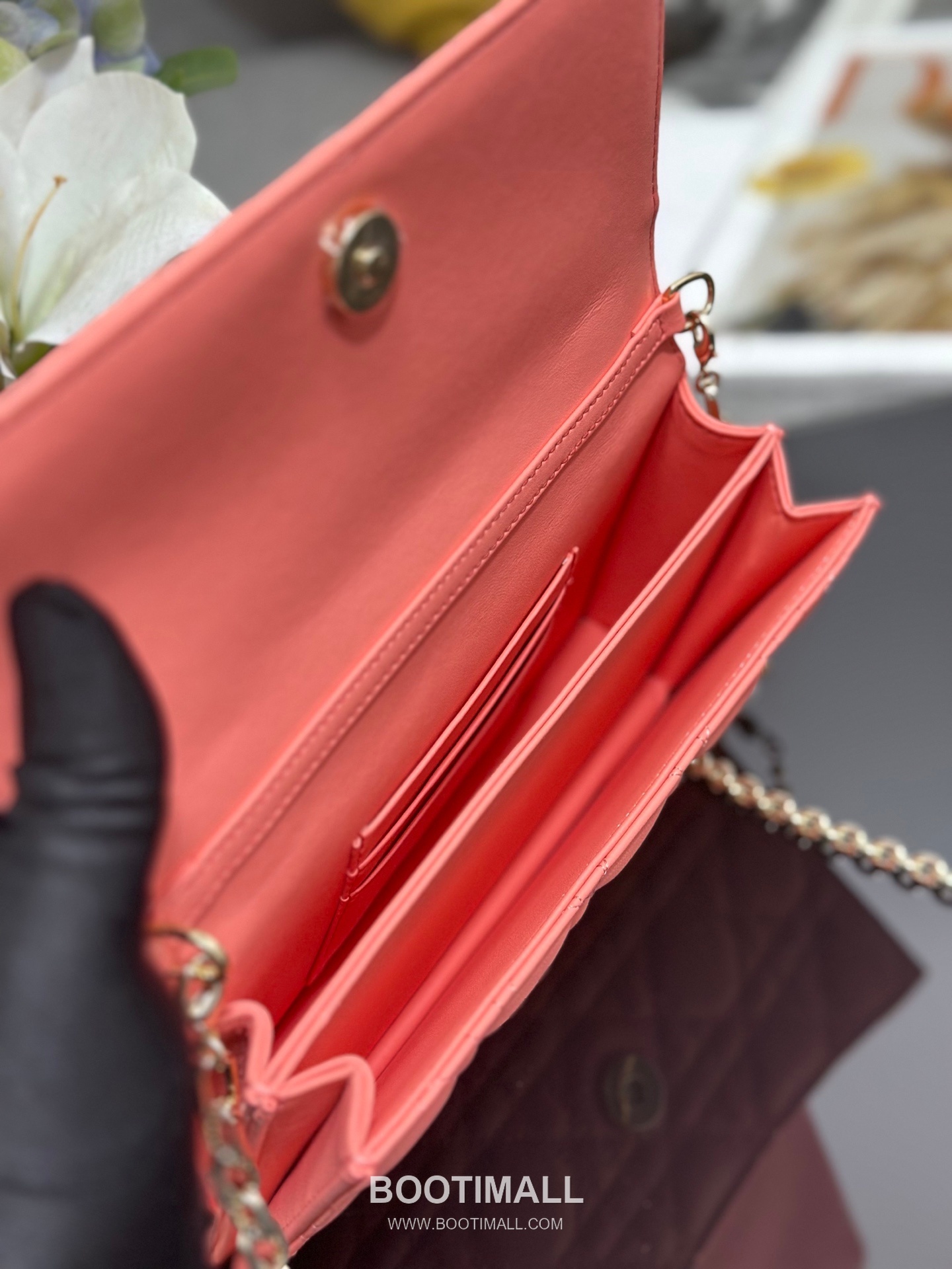 Dior Miss Dior Lambskin Chain Flap Shoulder Bag with Top Handle Charm 디올 미스디올 램스킨 체인 플랩 탑핸들 참 숄더백 블랙 M0997 21cm 8