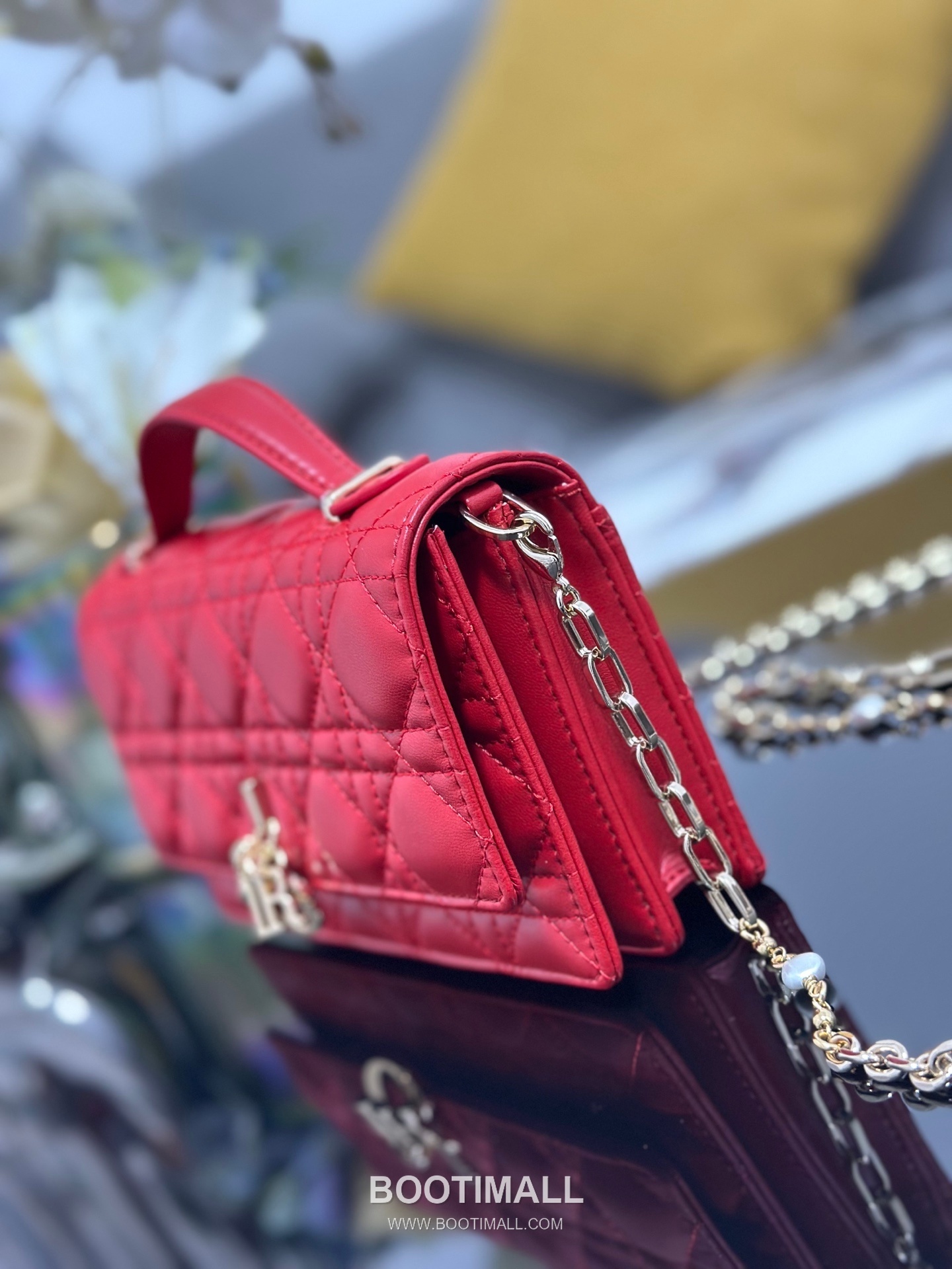 Dior Miss Dior Lambskin Chain Flap Shoulder Bag with Top Handle Charm 디올 미스디올 램스킨 체인 플랩 탑핸들 참 숄더백 블랙 M0997 21cm 3
