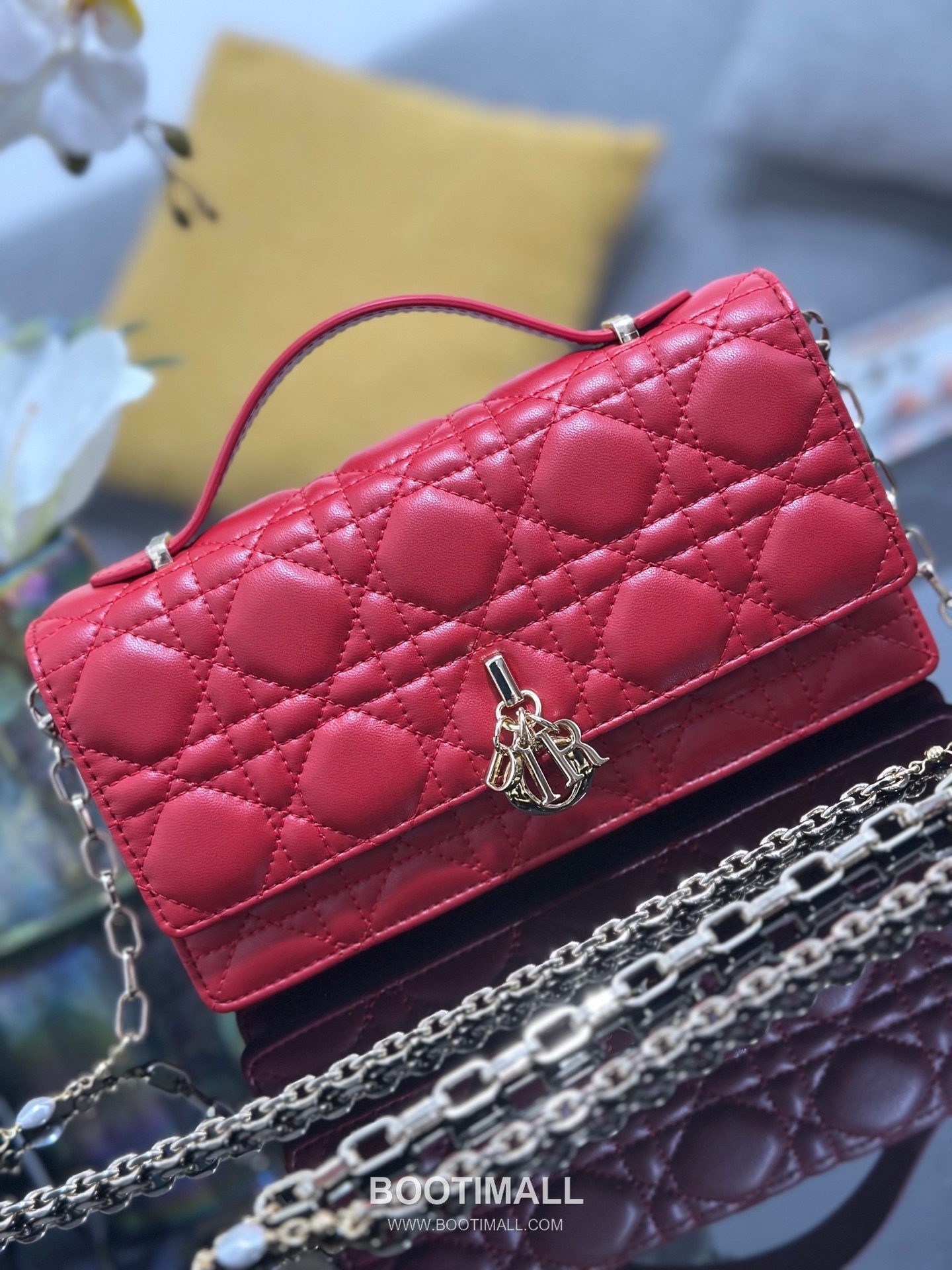 Dior Miss Dior Lambskin Chain Flap Shoulder Bag with Top Handle Charm 디올 미스디올 램스킨 체인 플랩 탑핸들 참 숄더백 블랙 M0997 21cm 5