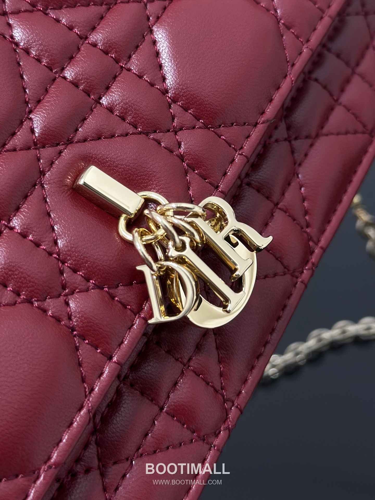 Dior Miss Dior Lambskin Chain Flap Shoulder Bag with Top Handle Charm 디올 미스디올 램스킨 체인 플랩 탑핸들 참 숄더백 블랙 M0997 21cm 6