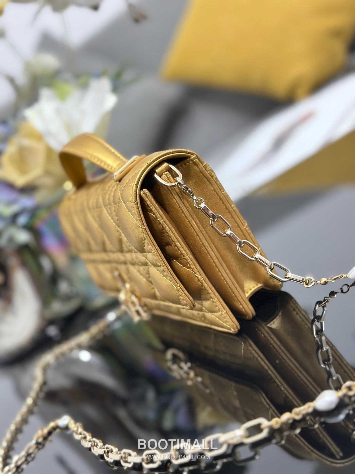 Dior Miss Dior Lambskin Chain Flap Shoulder Bag with Top Handle Charm 디올 미스디올 램스킨 체인 플랩 탑핸들 참 숄더백 블랙 M0997 21cm 3