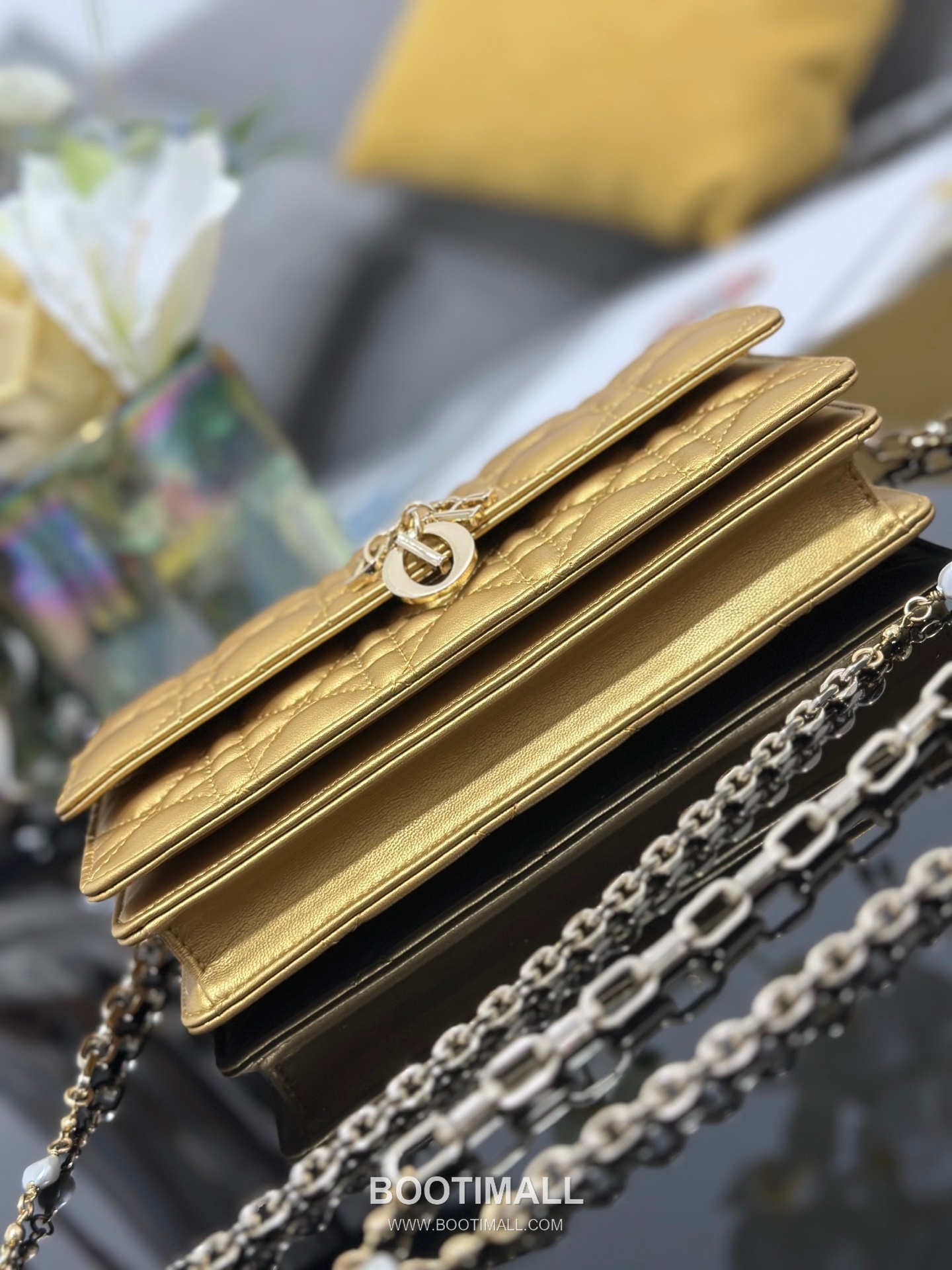 Dior Miss Dior Lambskin Chain Flap Shoulder Bag with Top Handle Charm 디올 미스디올 램스킨 체인 플랩 탑핸들 참 숄더백 블랙 M0997 21cm 4