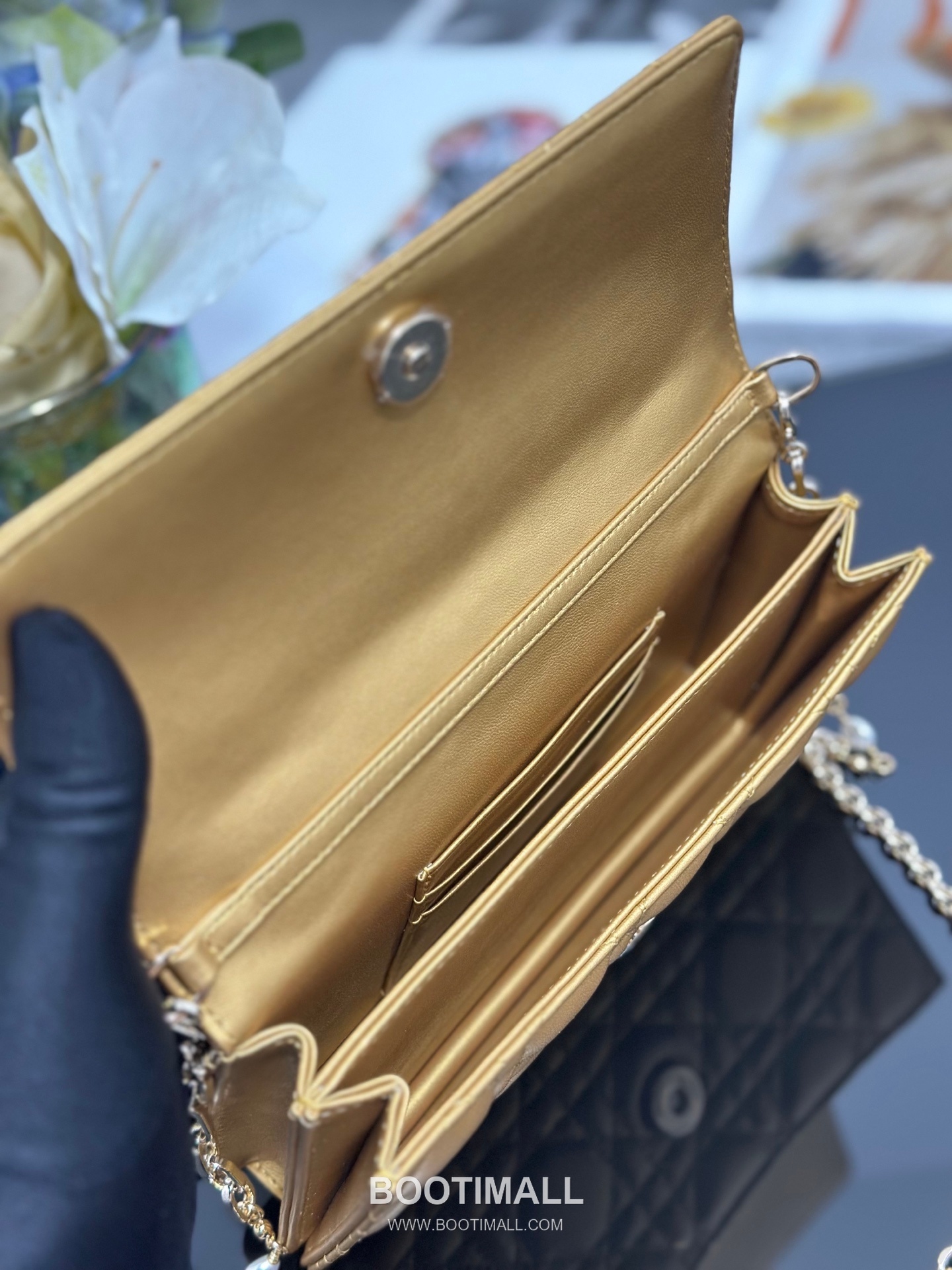 Dior Miss Dior Lambskin Chain Flap Shoulder Bag with Top Handle Charm 디올 미스디올 램스킨 체인 플랩 탑핸들 참 숄더백 블랙 M0997 21cm 8