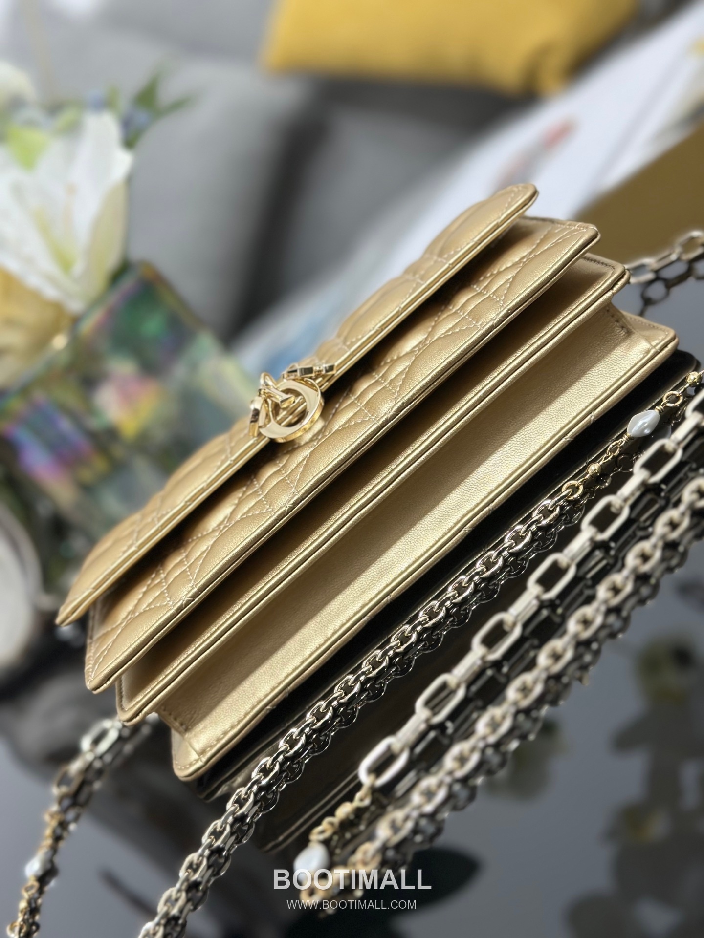 Dior Miss Dior Lambskin Chain Flap Shoulder Bag with Top Handle Charm 디올 미스디올 램스킨 체인 플랩 탑핸들 참 숄더백 블랙 M0997 21cm 4