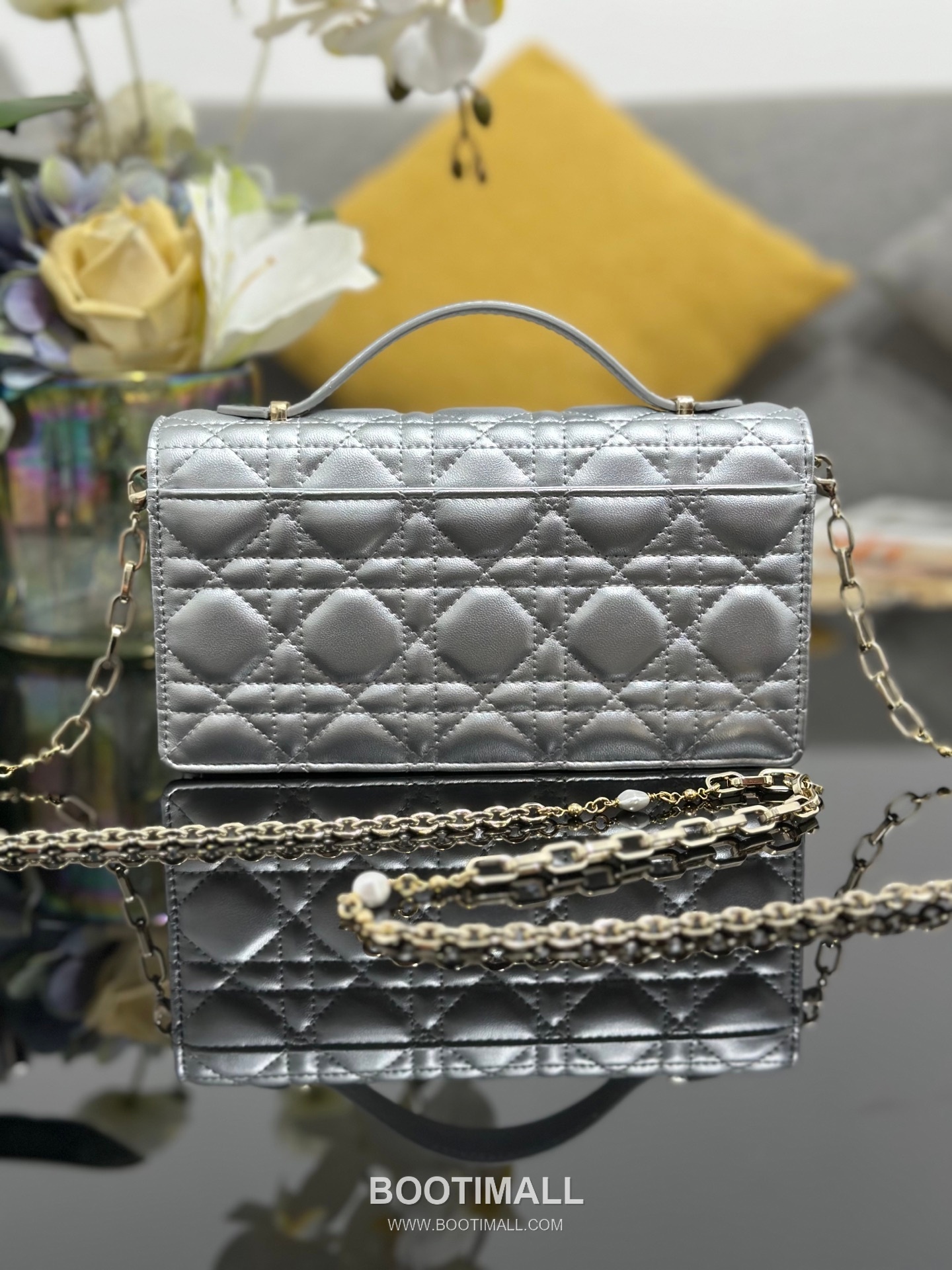 Dior Miss Dior Lambskin Chain Flap Shoulder Bag with Top Handle Charm 디올 미스디올 램스킨 체인 플랩 탑핸들 참 숄더백 블랙 M0997 21cm 2