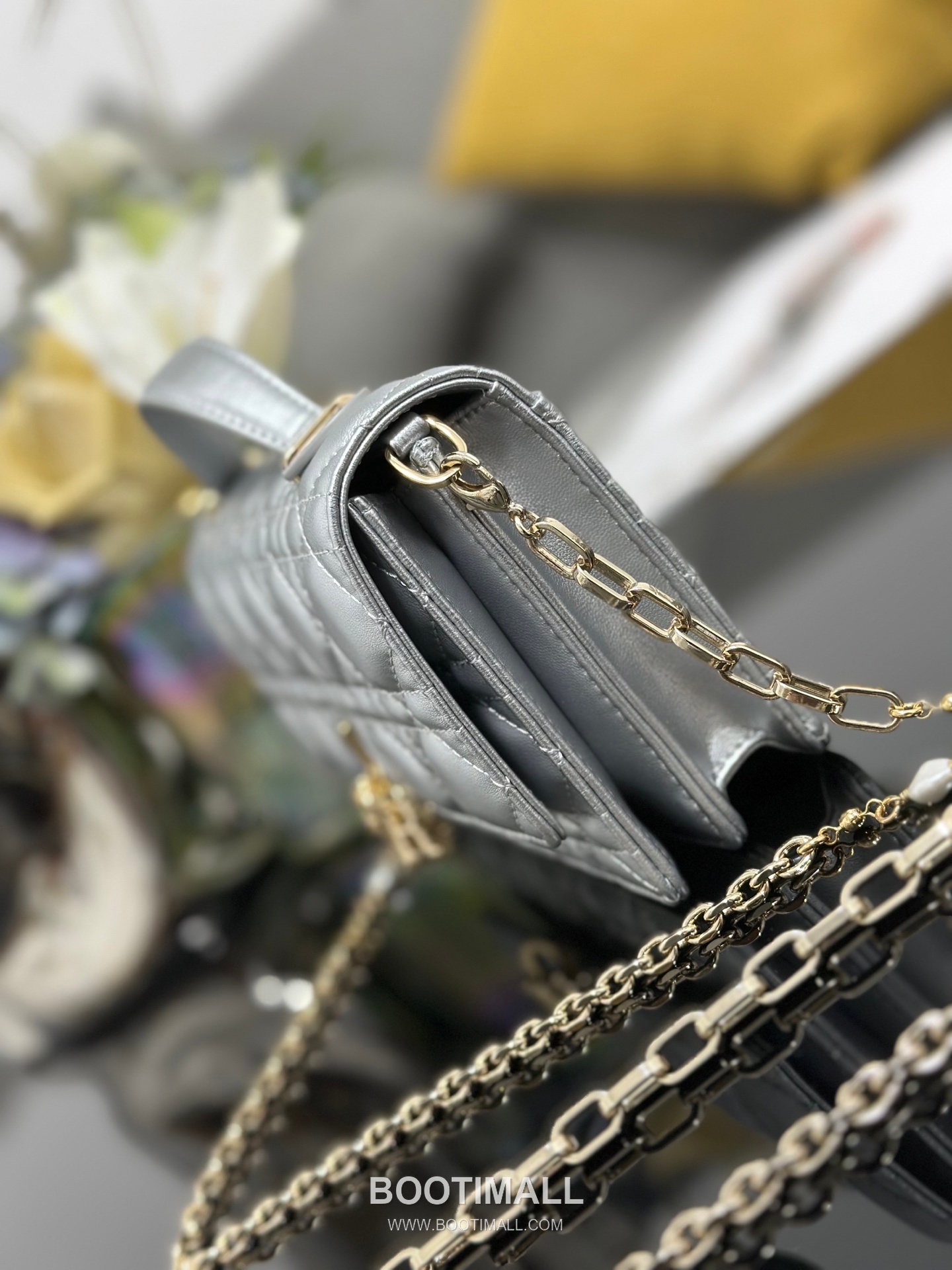 Dior Miss Dior Lambskin Chain Flap Shoulder Bag with Top Handle Charm 디올 미스디올 램스킨 체인 플랩 탑핸들 참 숄더백 블랙 M0997 21cm 3