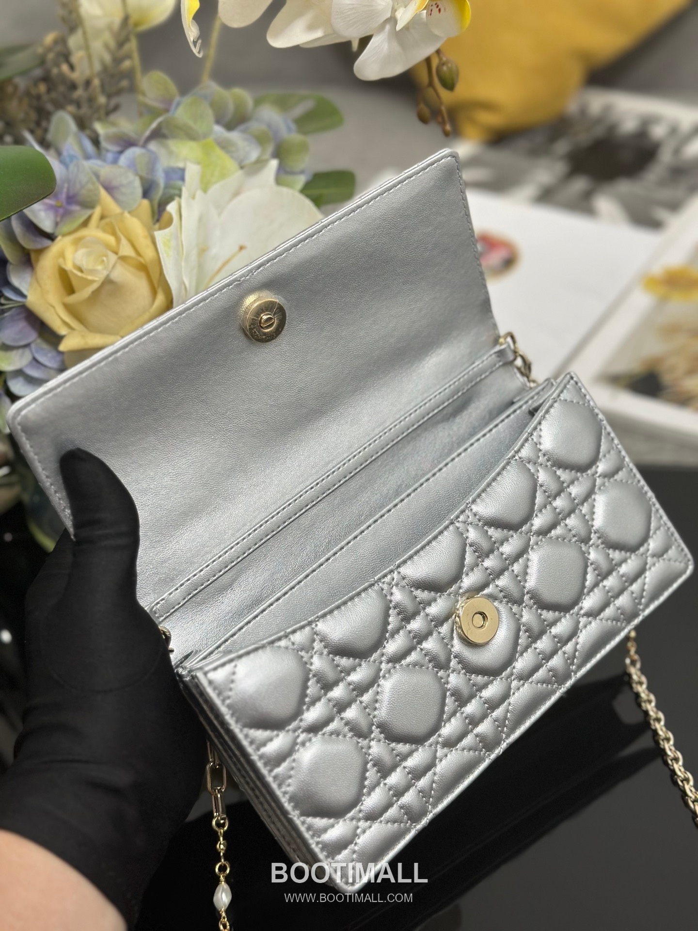 Dior Miss Dior Lambskin Chain Flap Shoulder Bag with Top Handle Charm 디올 미스디올 램스킨 체인 플랩 탑핸들 참 숄더백 블랙 M0997 21cm 7