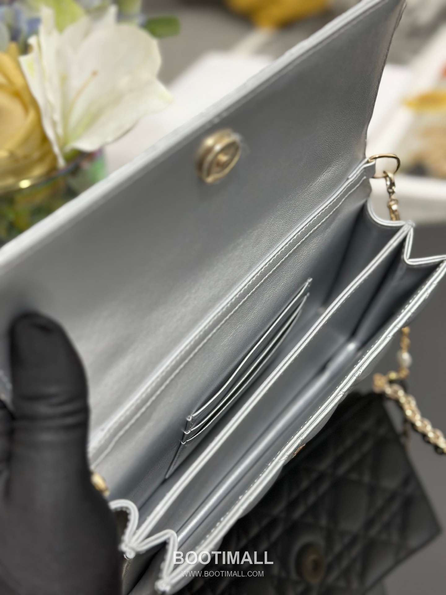 Dior Miss Dior Lambskin Chain Flap Shoulder Bag with Top Handle Charm 디올 미스디올 램스킨 체인 플랩 탑핸들 참 숄더백 블랙 M0997 21cm 8