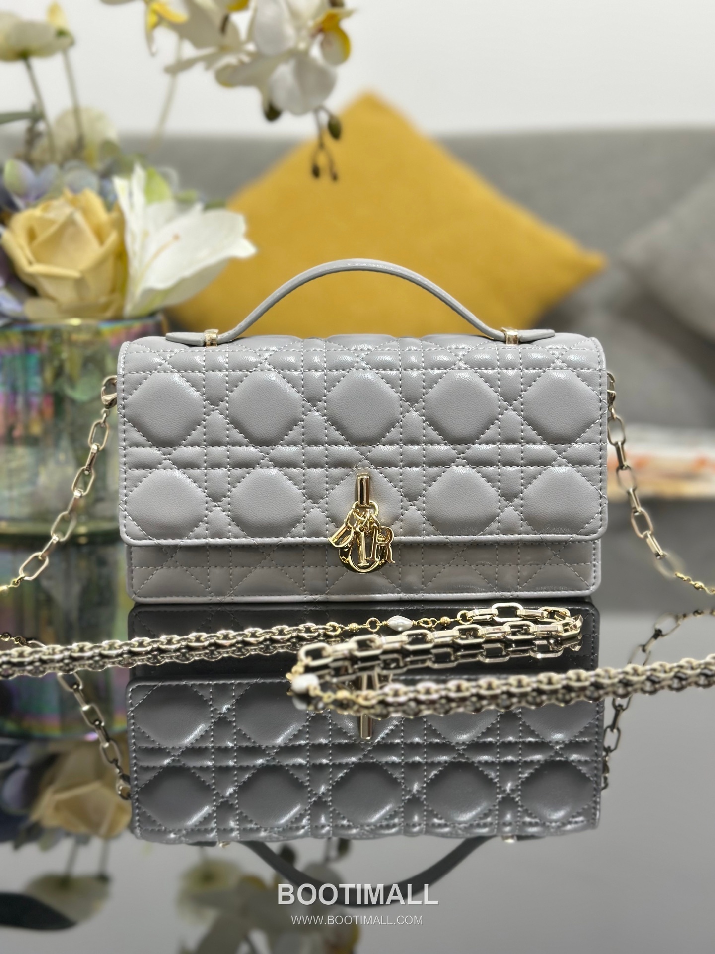 Dior Miss Dior Lambskin Chain Flap Shoulder Bag with Top Handle Charm 디올 미스디올 램스킨 체인 플랩 탑핸들 참 숄더백 블랙 M0997 21cm 1