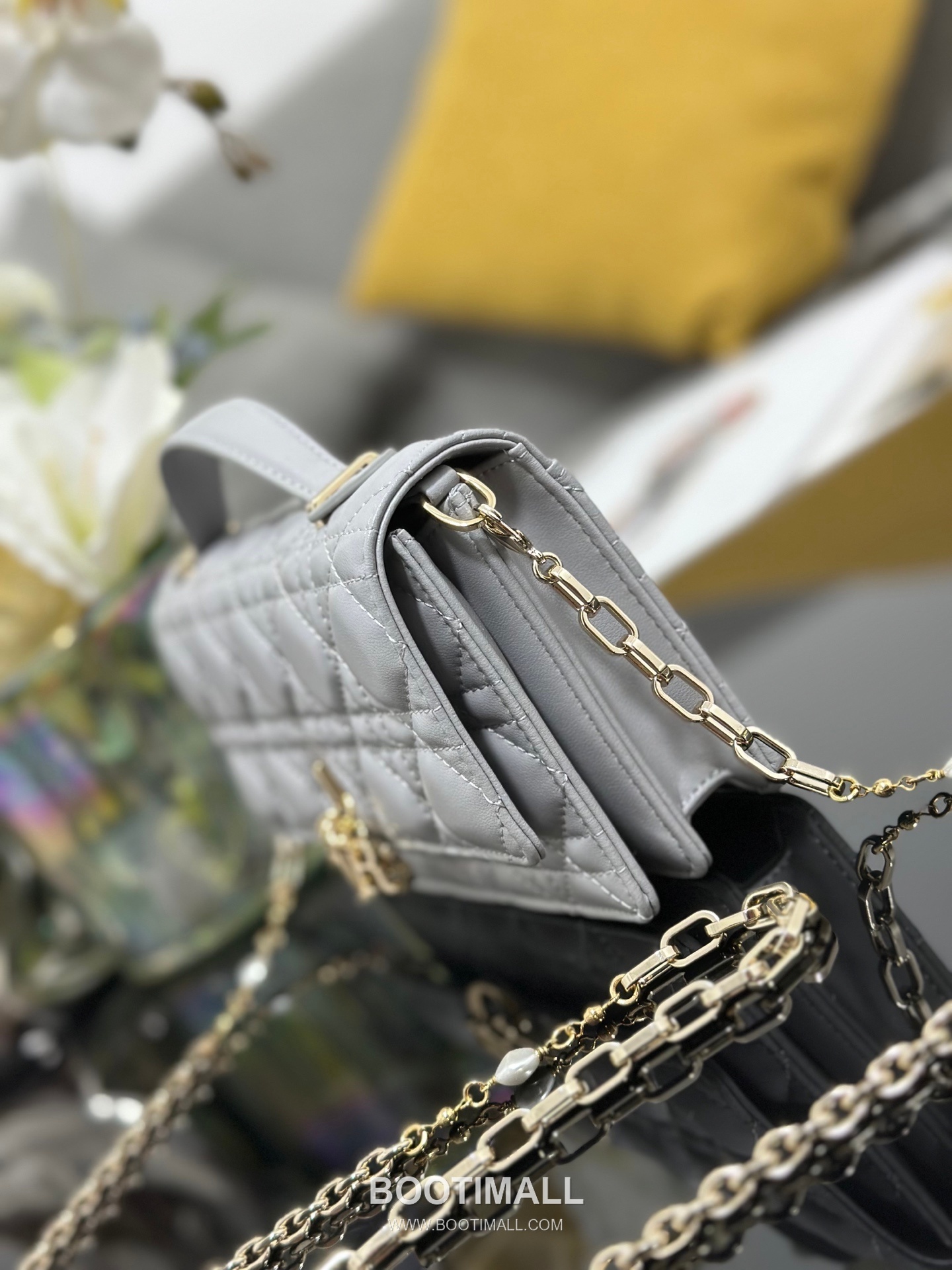 Dior Miss Dior Lambskin Chain Flap Shoulder Bag with Top Handle Charm 디올 미스디올 램스킨 체인 플랩 탑핸들 참 숄더백 블랙 M0997 21cm 3