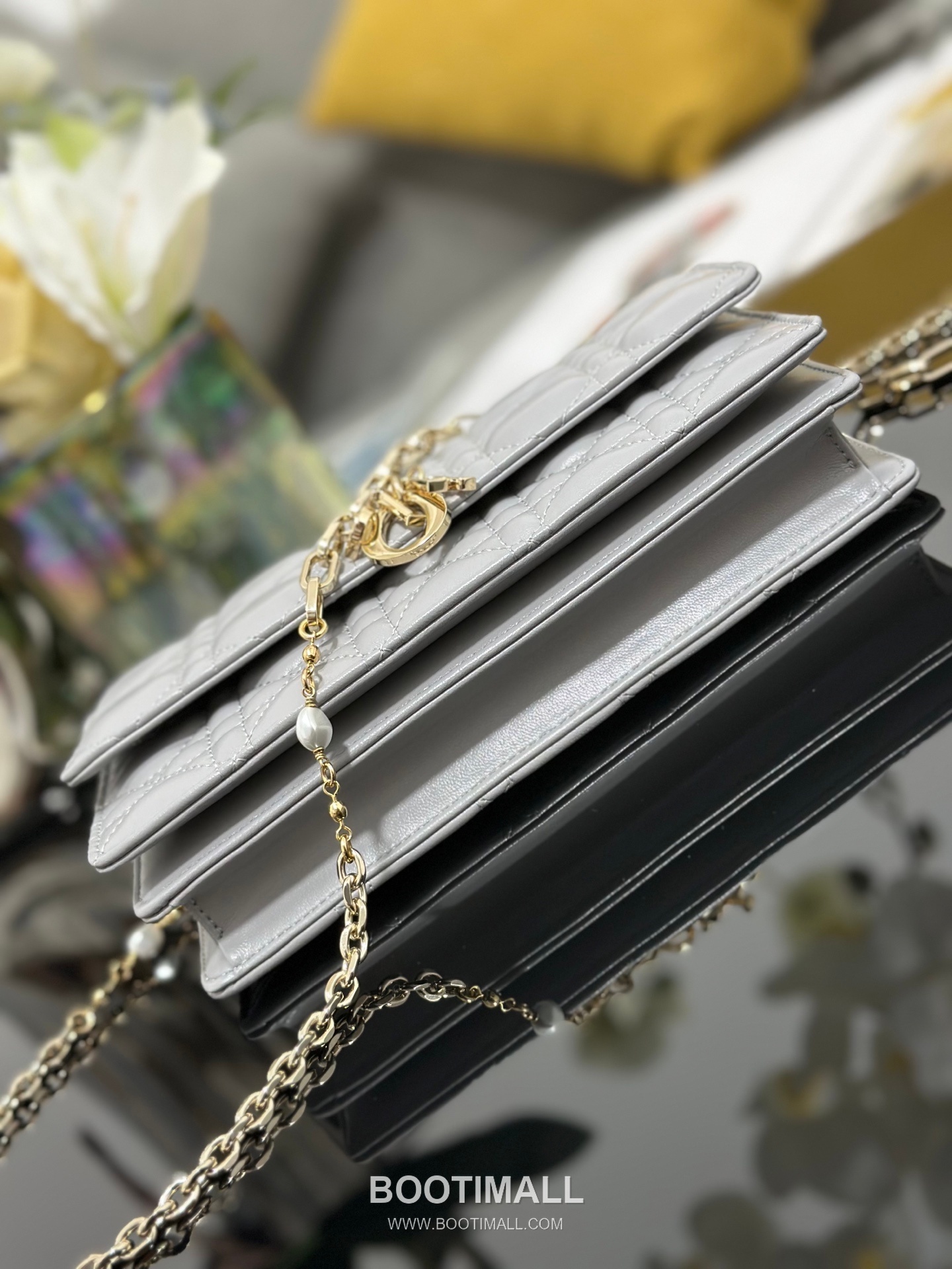 Dior Miss Dior Lambskin Chain Flap Shoulder Bag with Top Handle Charm 디올 미스디올 램스킨 체인 플랩 탑핸들 참 숄더백 블랙 M0997 21cm 4