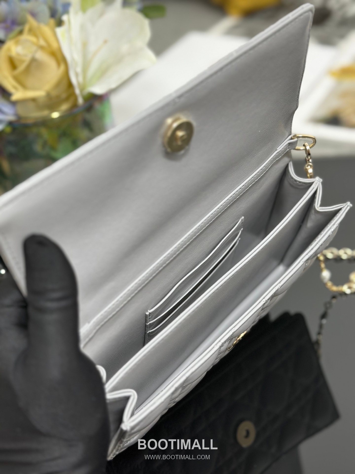 Dior Miss Dior Lambskin Chain Flap Shoulder Bag with Top Handle Charm 디올 미스디올 램스킨 체인 플랩 탑핸들 참 숄더백 블랙 M0997 21cm 8