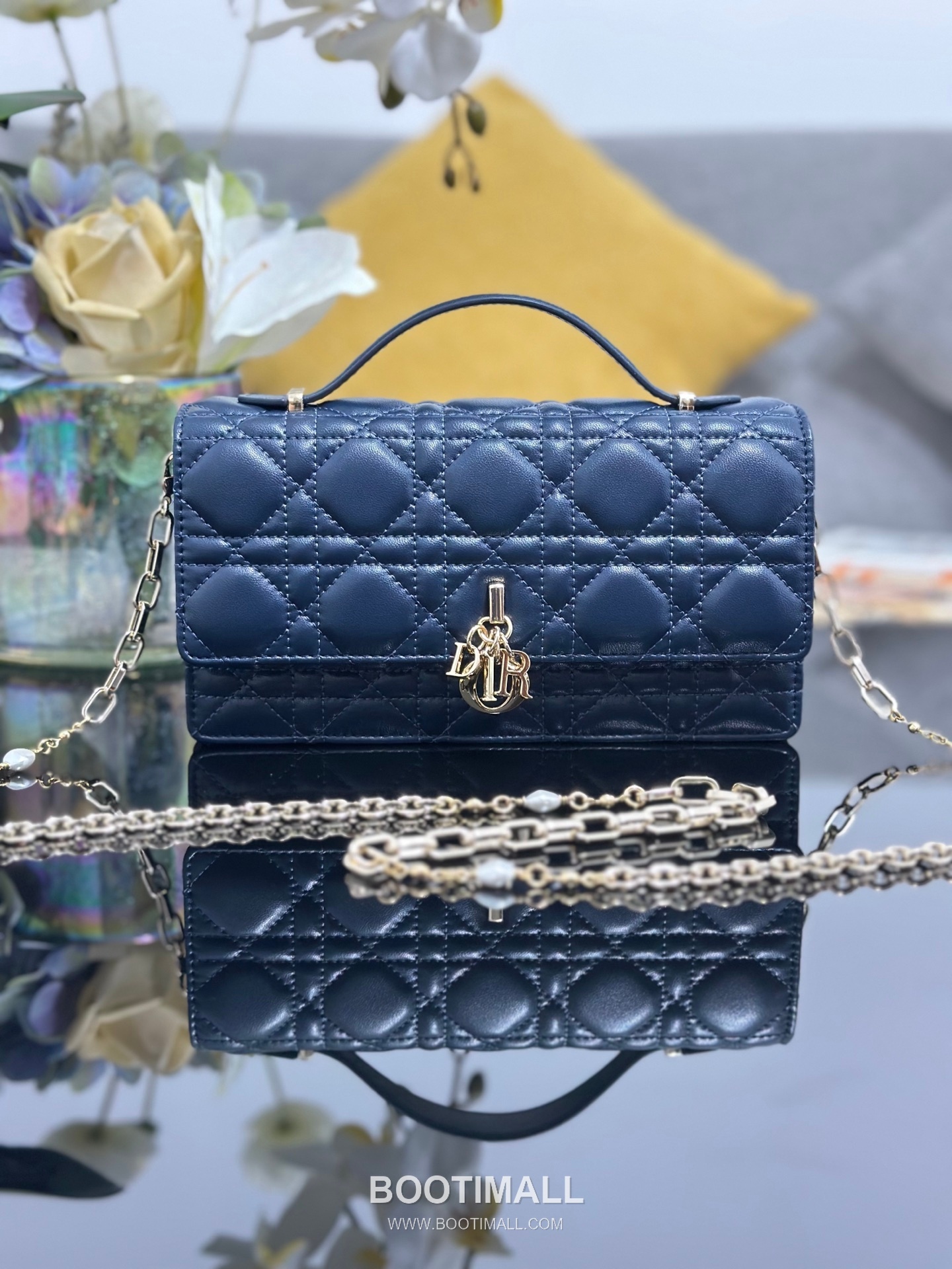Dior Miss Dior Lambskin Chain Flap Shoulder Bag with Top Handle Charm 디올 미스디올 램스킨 체인 플랩 탑핸들 참 숄더백 블랙 M0997 21cm 1