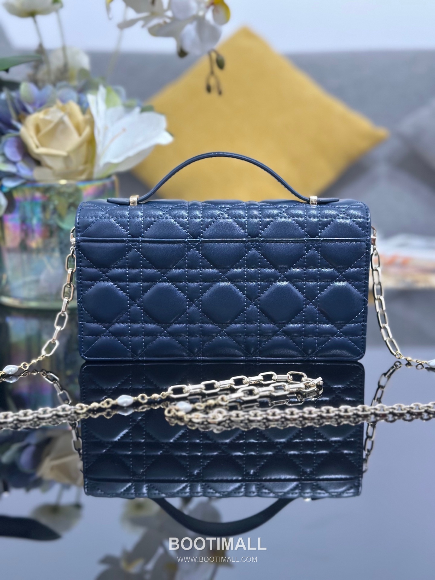 Dior Miss Dior Lambskin Chain Flap Shoulder Bag with Top Handle Charm 디올 미스디올 램스킨 체인 플랩 탑핸들 참 숄더백 블랙 M0997 21cm 2