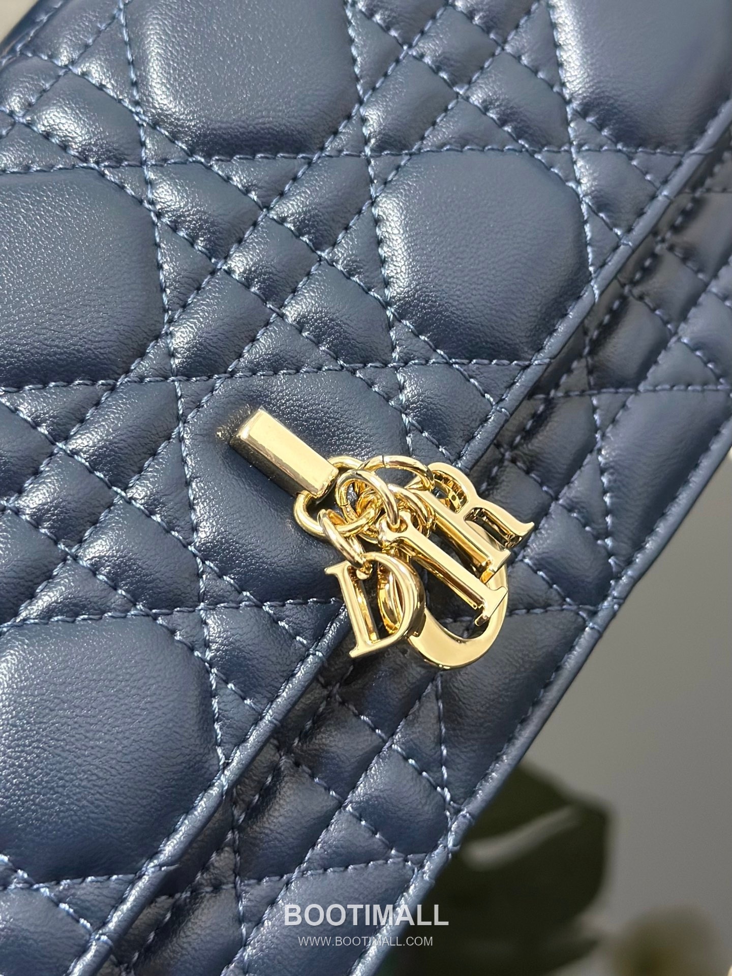 Dior Miss Dior Lambskin Chain Flap Shoulder Bag with Top Handle Charm 디올 미스디올 램스킨 체인 플랩 탑핸들 참 숄더백 블랙 M0997 21cm 6