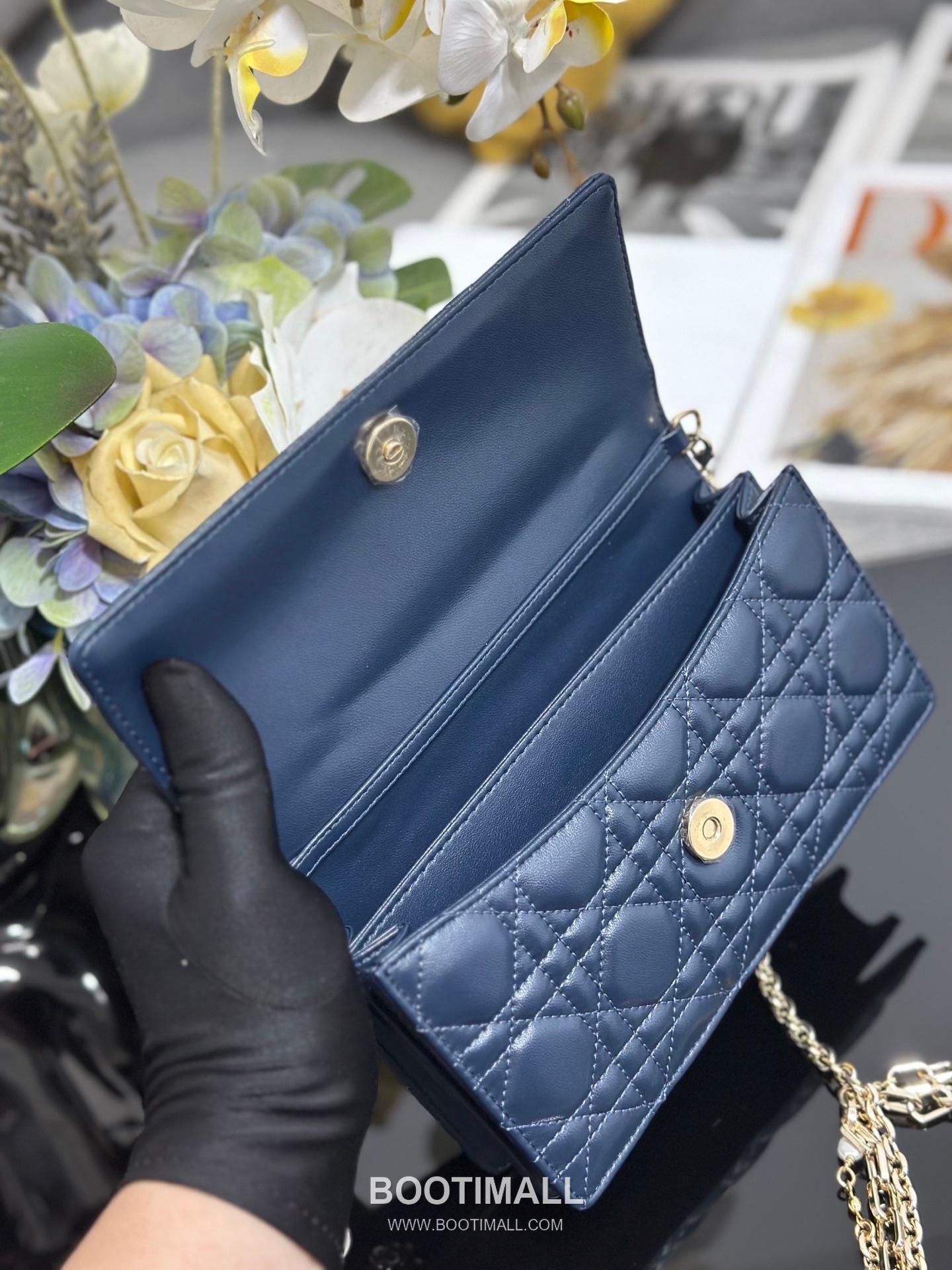 Dior Miss Dior Lambskin Chain Flap Shoulder Bag with Top Handle Charm 디올 미스디올 램스킨 체인 플랩 탑핸들 참 숄더백 블랙 M0997 21cm 7