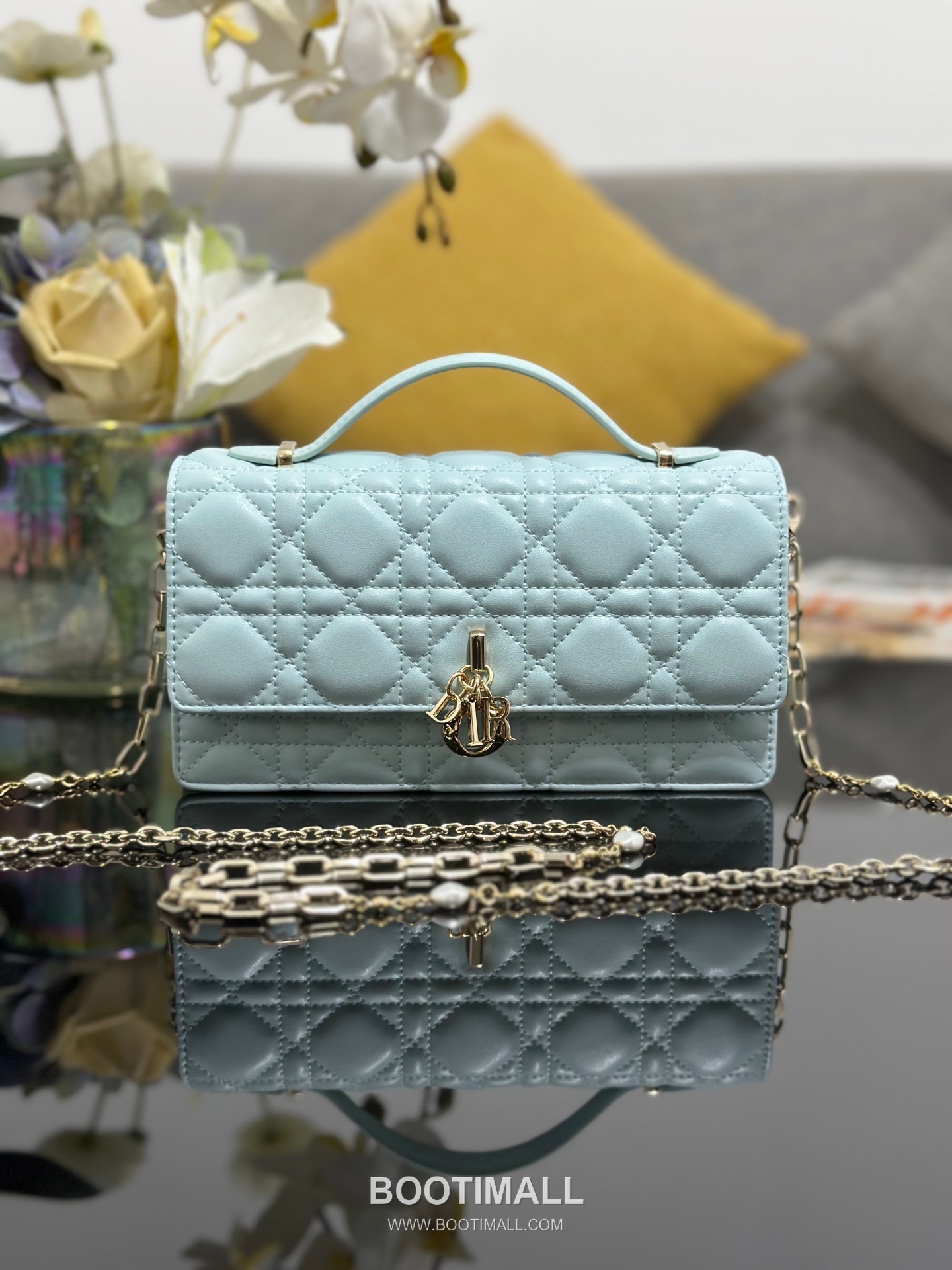 Dior Miss Dior Lambskin Chain Flap Shoulder Bag with Top Handle Charm 디올 미스디올 램스킨 체인 플랩 탑핸들 참 숄더백 블랙 M0997 21cm 1